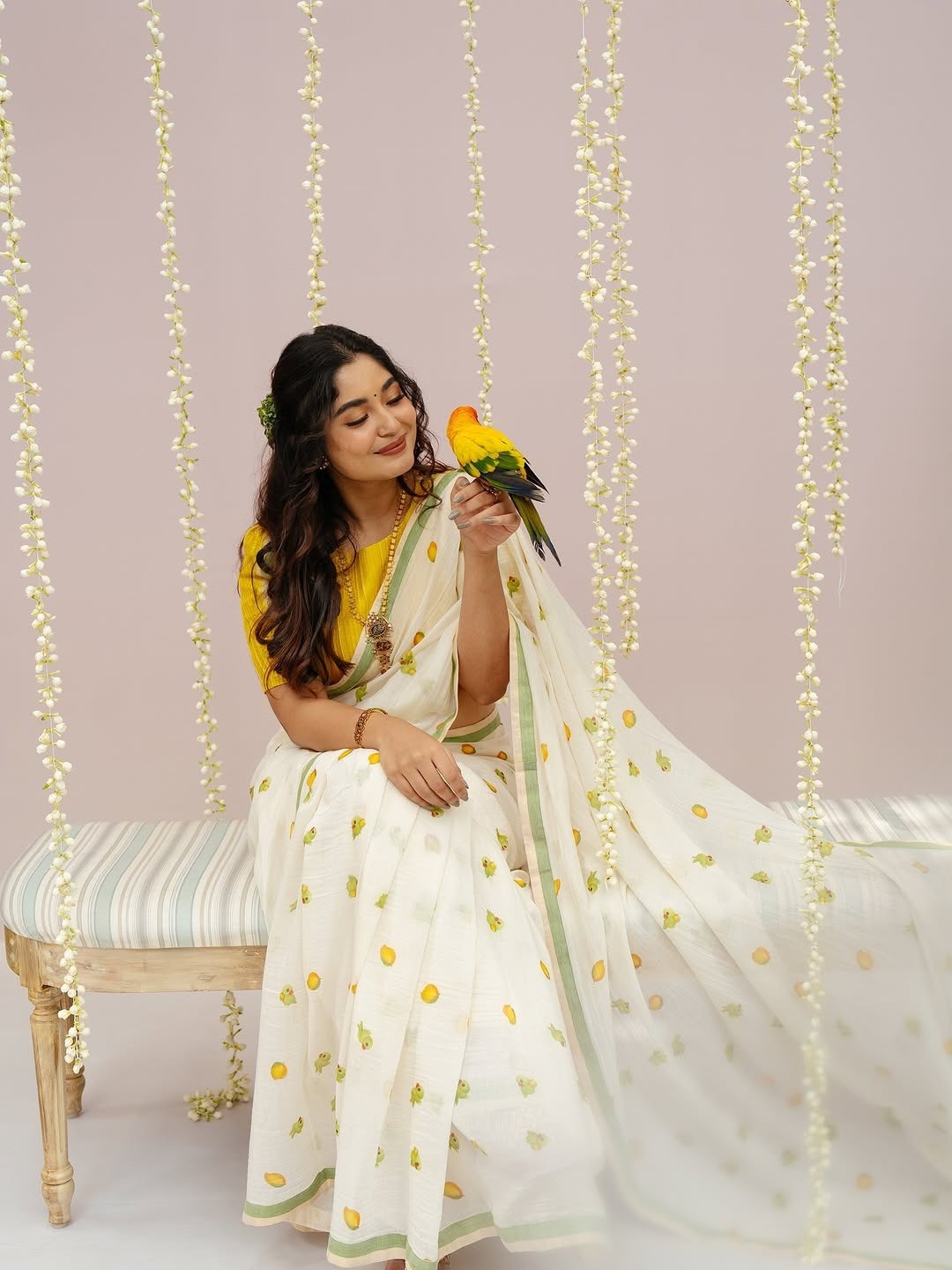 Peachmode White Linen Lemon Print Saree - Image 6