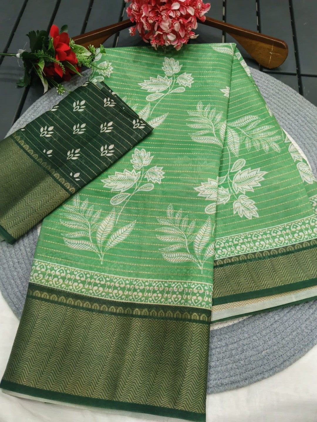Peachmode Green Dola Silk Zari Border Saree - Image 4