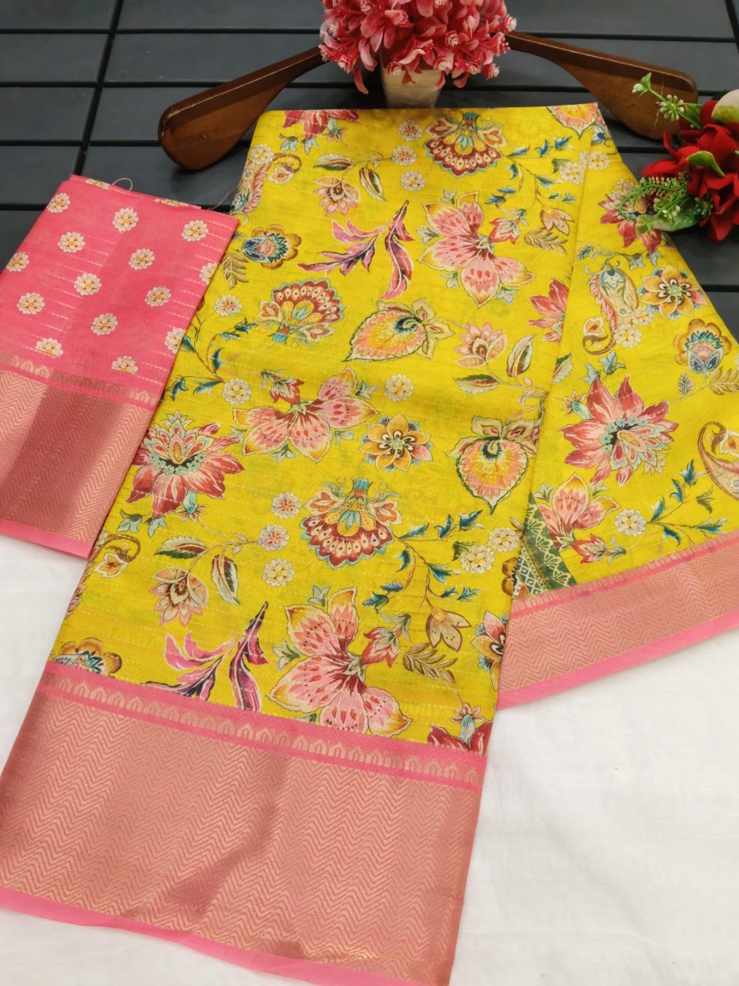 Peachmode Yellow Pink Dola Silk Zari Border Saree - Image 2