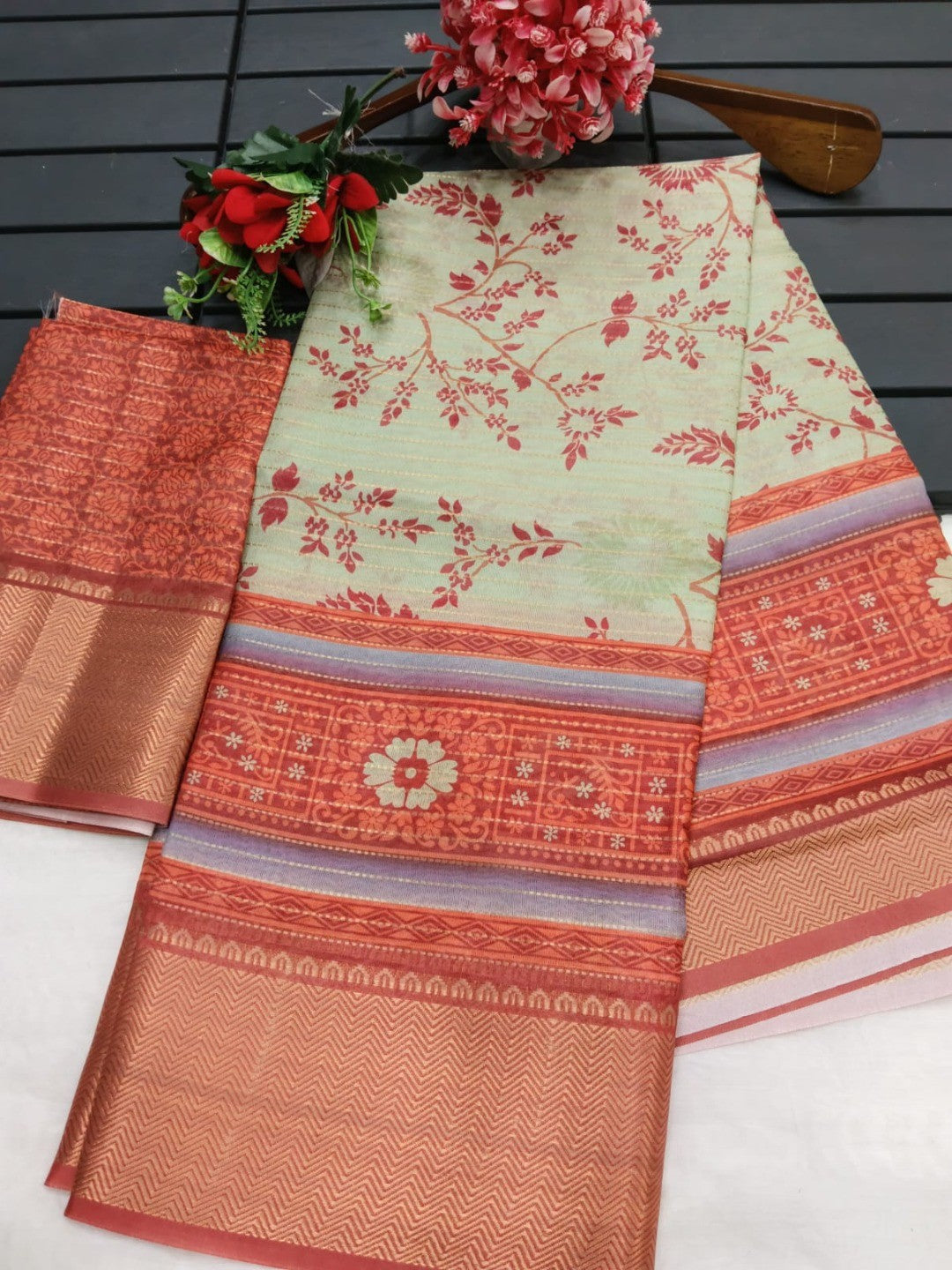 Peachmode Cream & Peach Dola Silk Zari Border Saree - Image 4