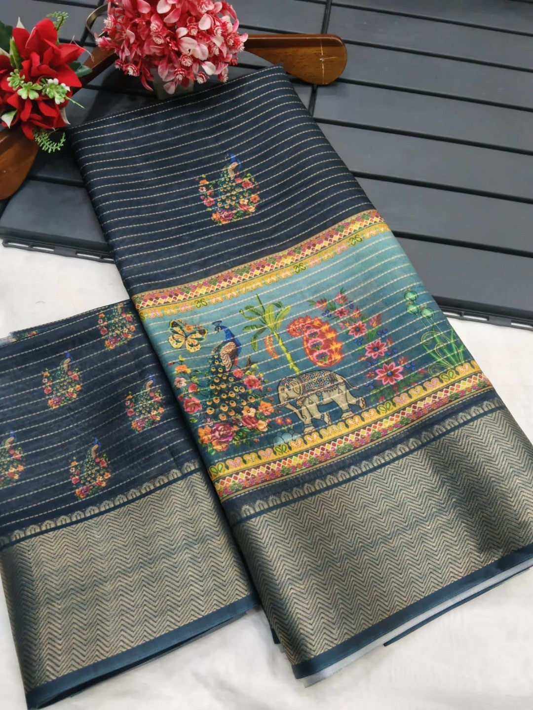 Peachmode Black Grey Dola Silk Zari Border Saree - Image 2