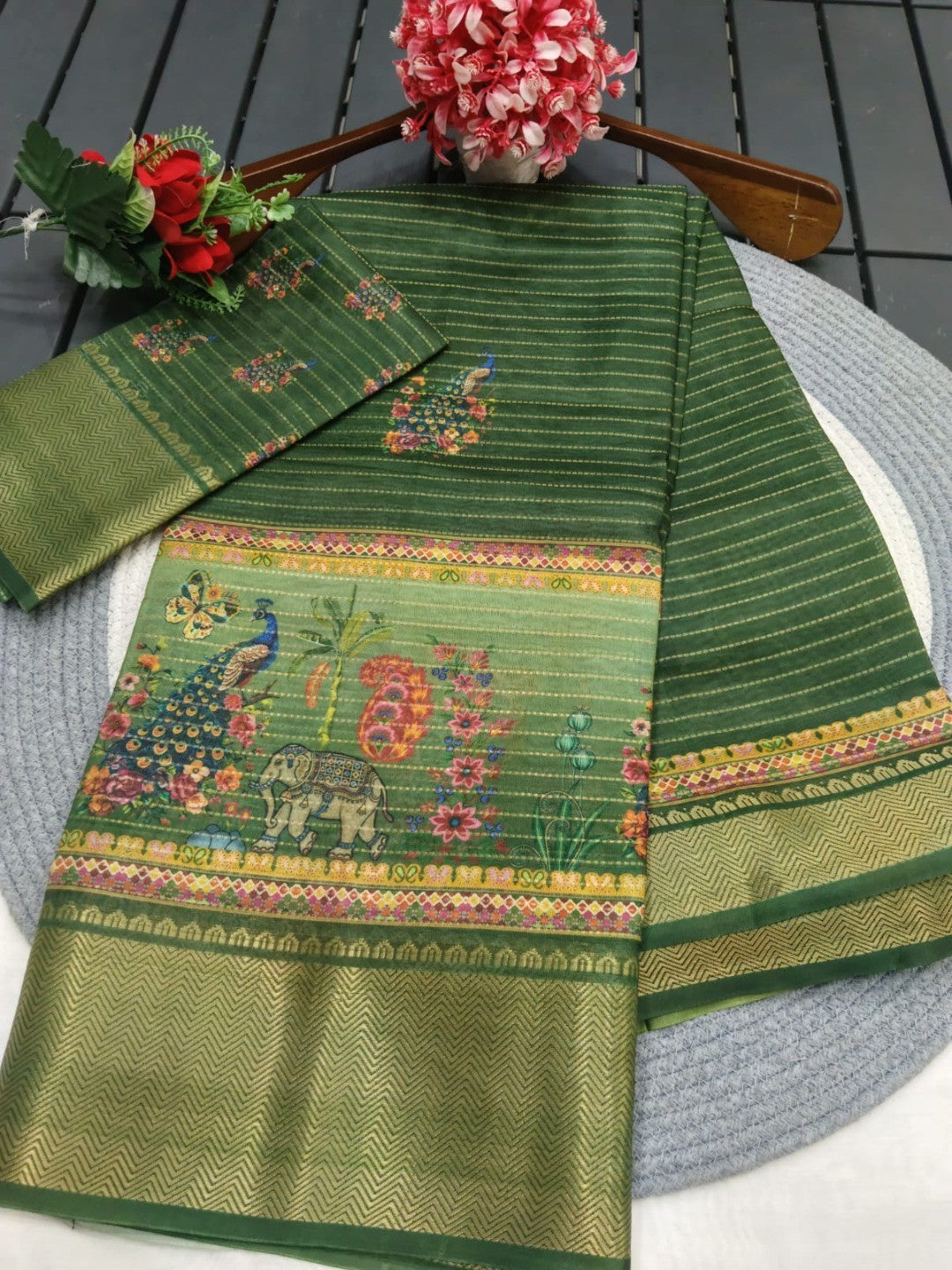 Peachmode Green Dola Silk Zari Border Saree - Image 4