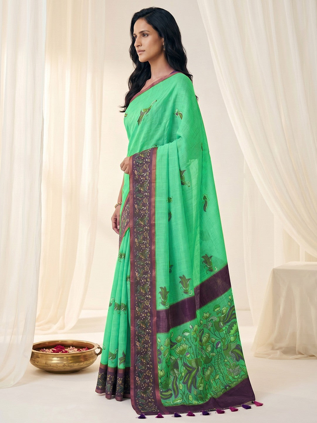 Peachmode Green Linen Cotton Zari Bentex Border Saree - Image 3