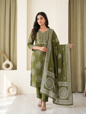Green Cotton Embroidered Salwar Suit Set - Image 2