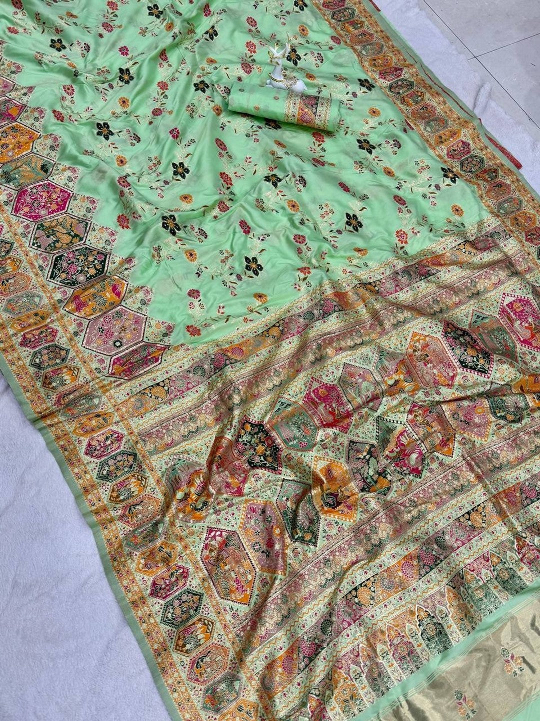 Peachmode Green Rajwadi Pashmina Silk Woven Saree - Image 3