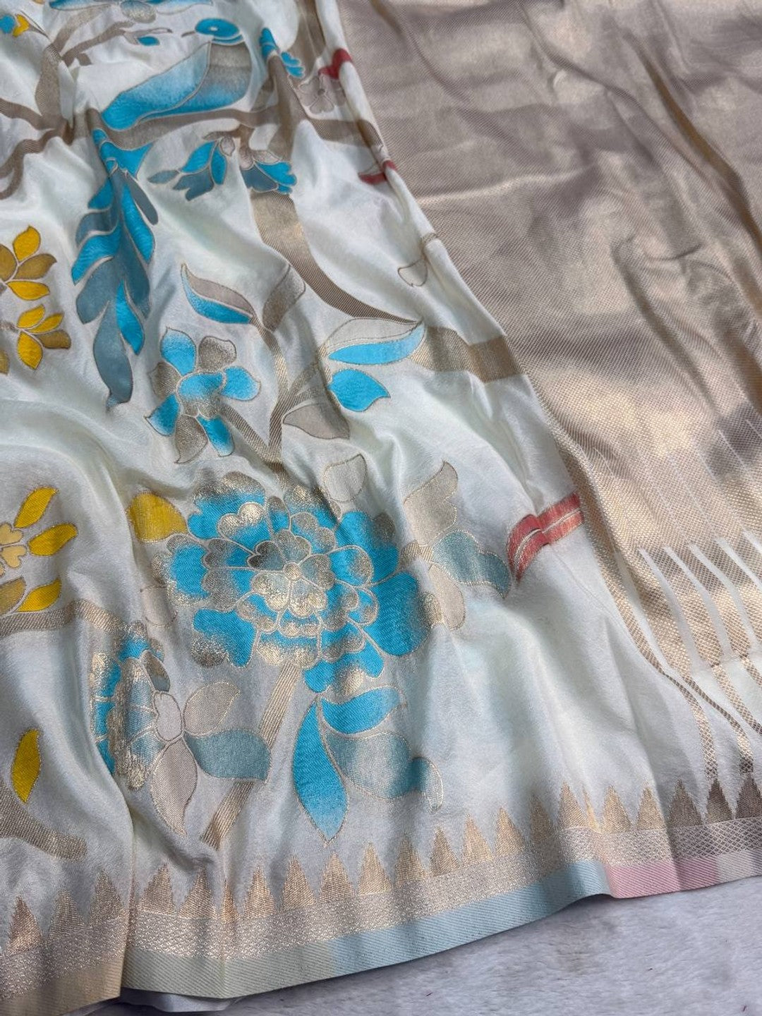 Peachmode Cream Crepe Khadi Silk Bird Motif Saree - Image 3