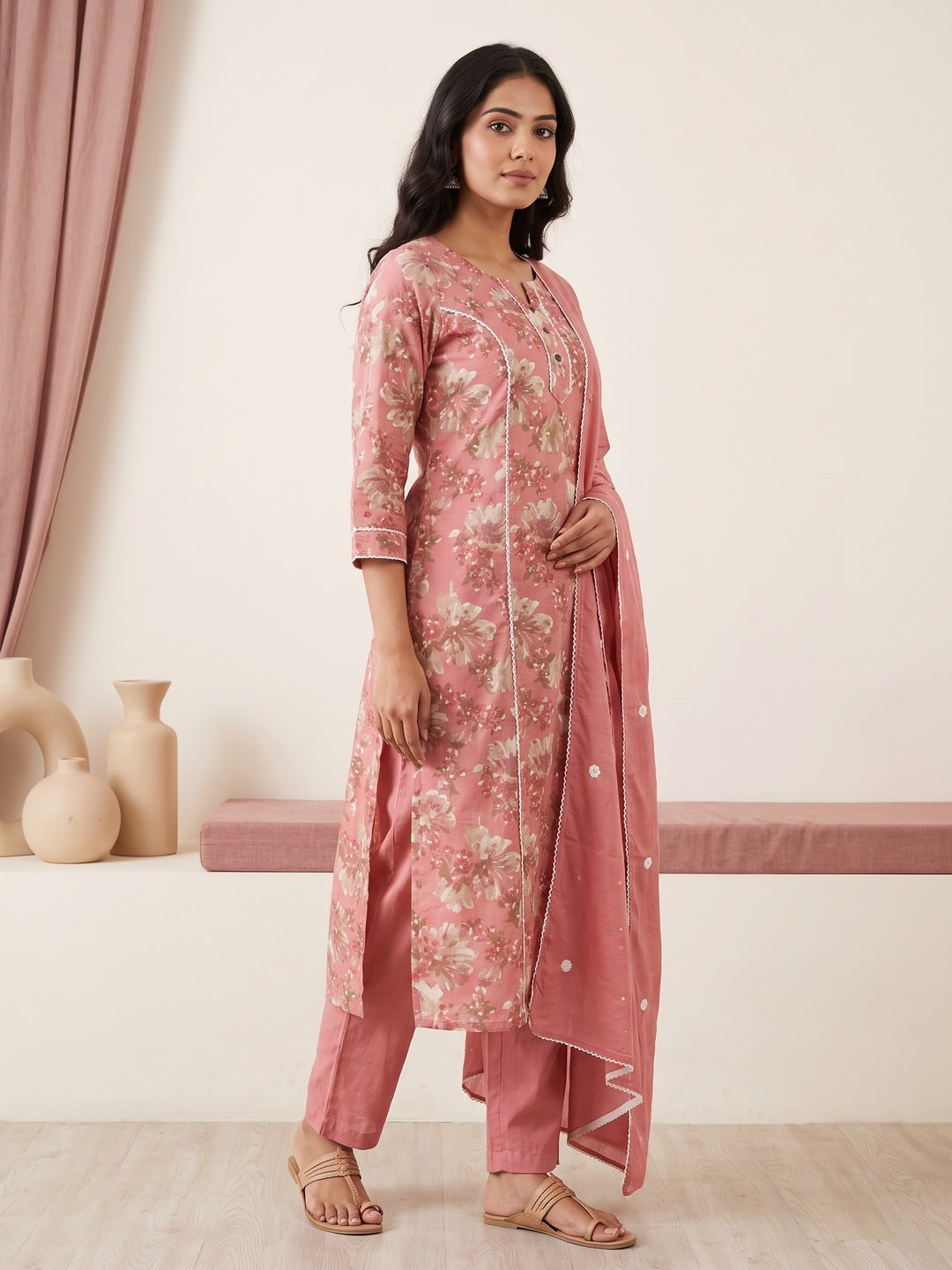 Pink Cotton Floral Printed Salwar Suit Set - Image 3