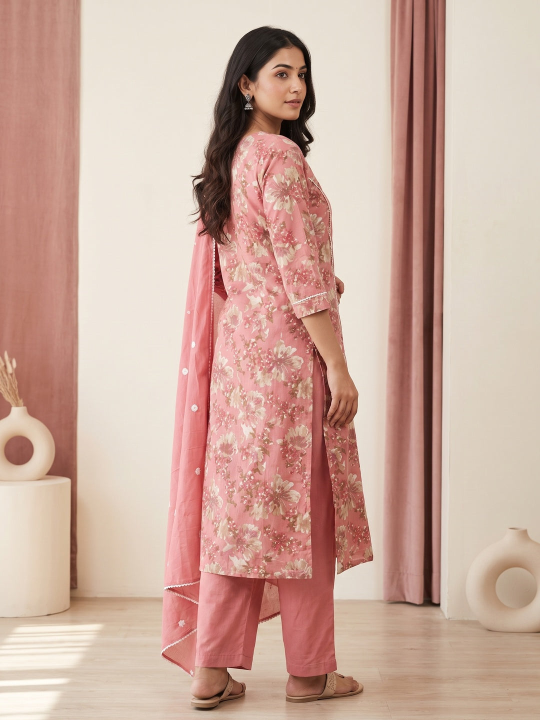 Pink Cotton Floral Printed Salwar Suit Set - Image 4