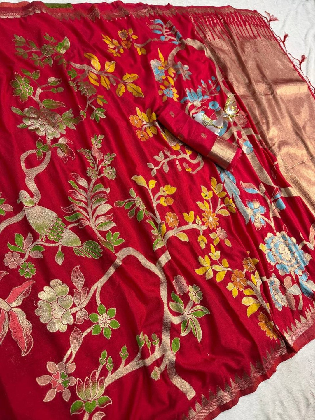 Peachmode Red Crepe Khadi Silk Bird Motif Saree - Image 9