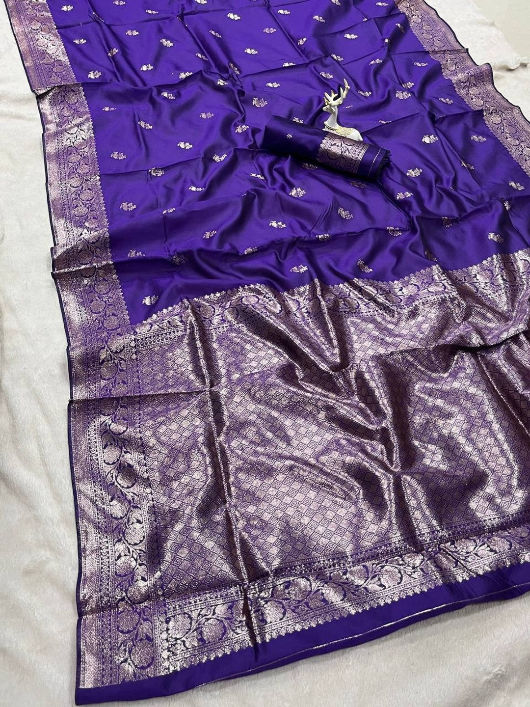 Peachmode Purple Banarasi Silk Saree - Image 9