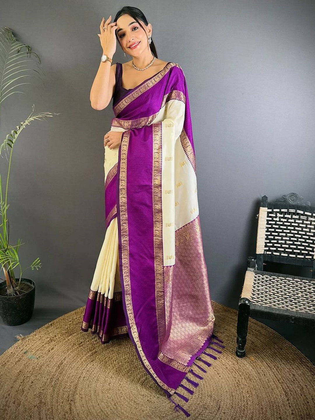 Peachmode Cream Kanjivaram Soft Silk Zari Saree - Image 5
