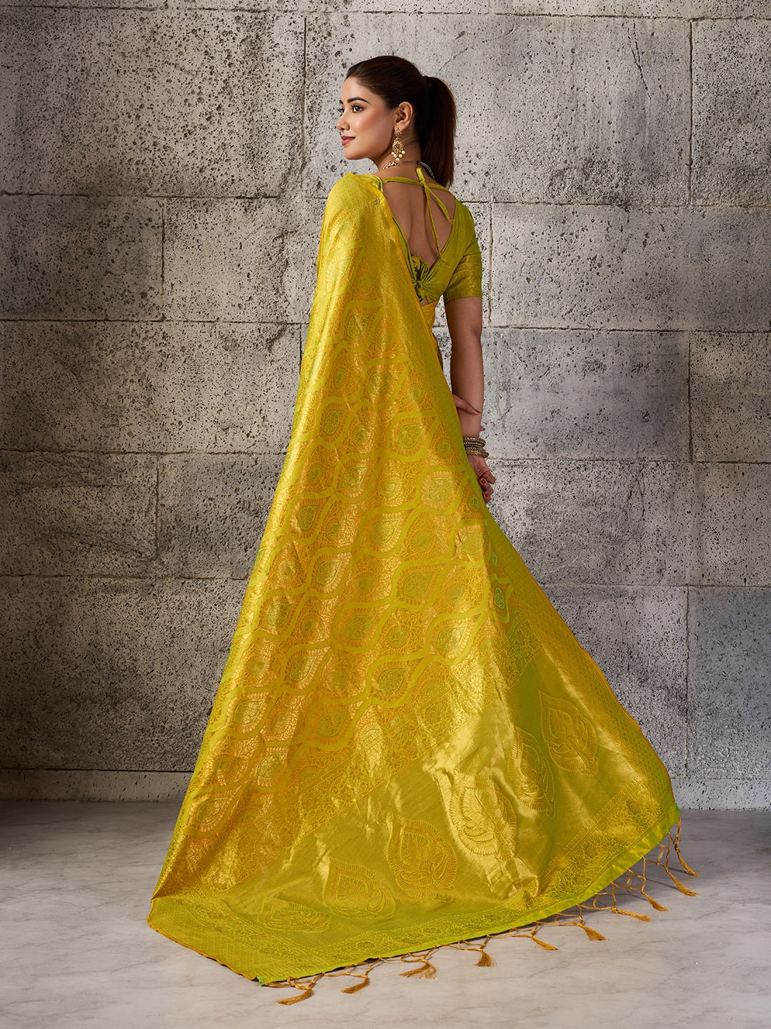 Peachmode Mustard Kanjivaram Silk Blend Saree - Image 3
