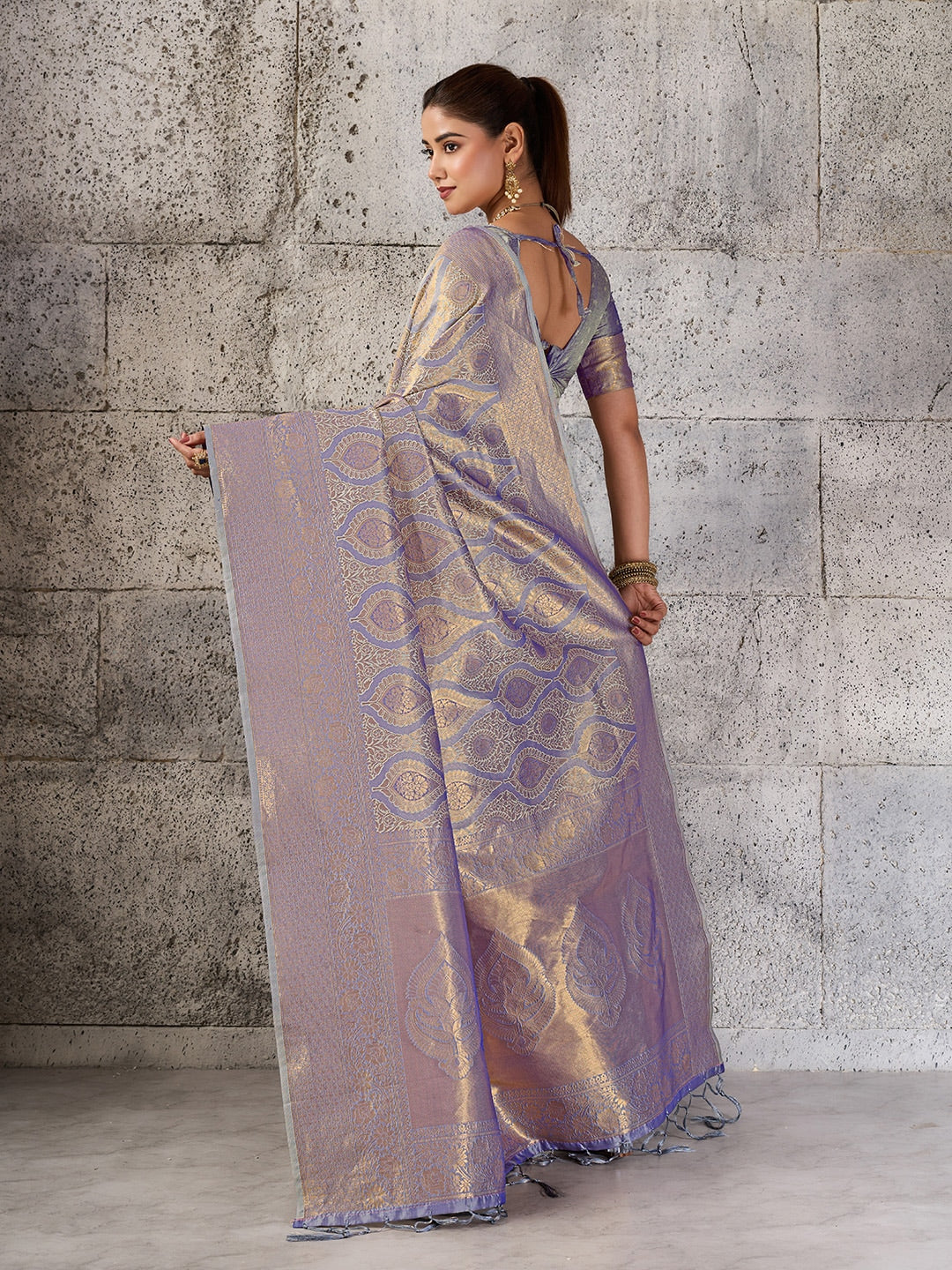 Peachmode Grey Kanjivaram Silk Blend Saree - Image 3