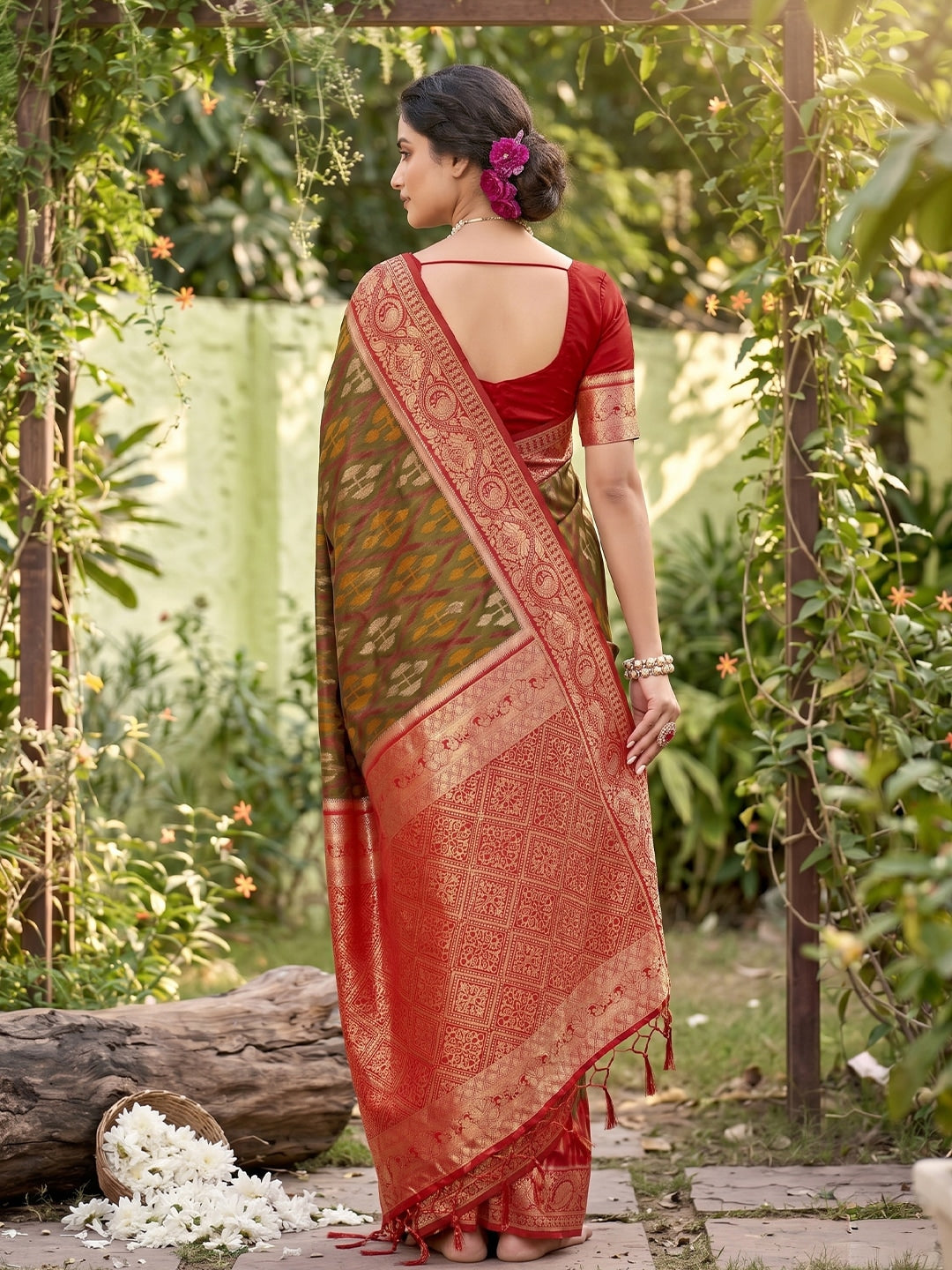 Peachmode Olive Soft Silk Woven Saree - Image 3