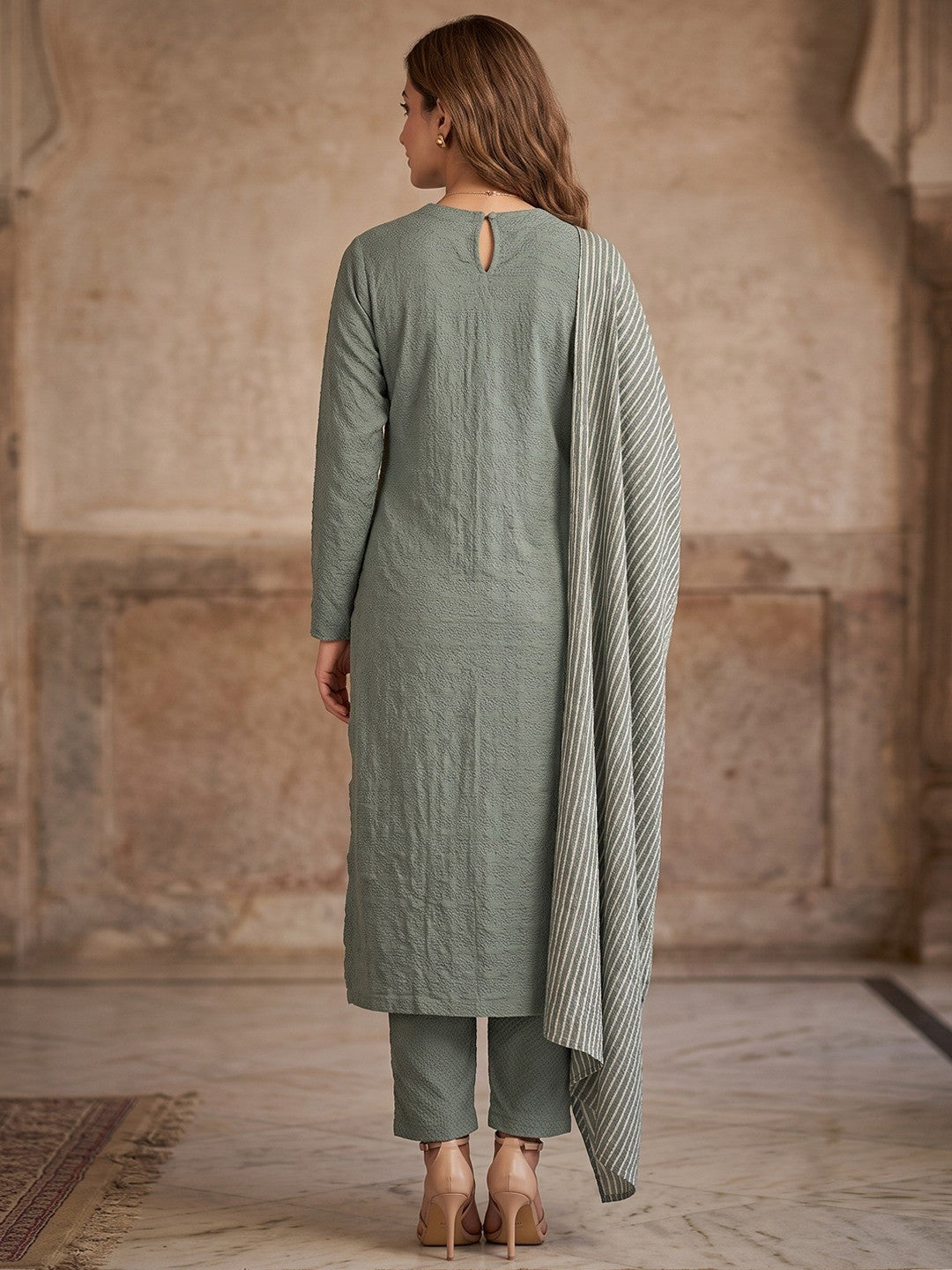 Green Woven Woolen Suit Set Designed in Straight Cut Style for Effortless Grace - Image 2