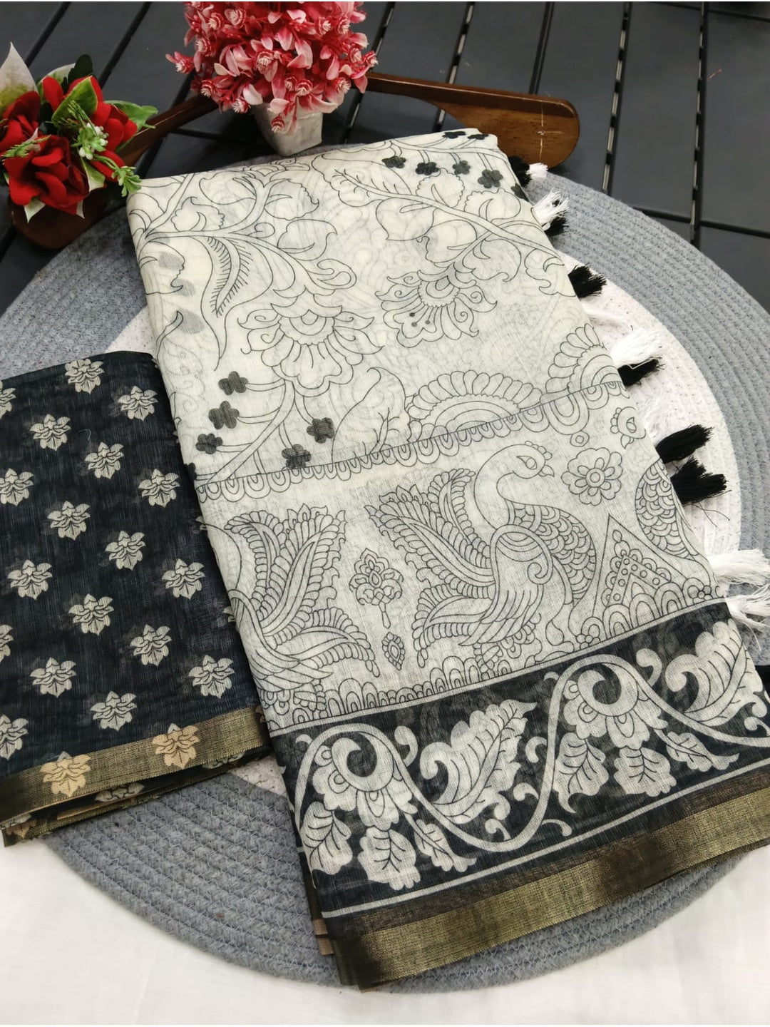 Peachmode Off White Linen Cotton Saree with Black Printed Border - Image 3