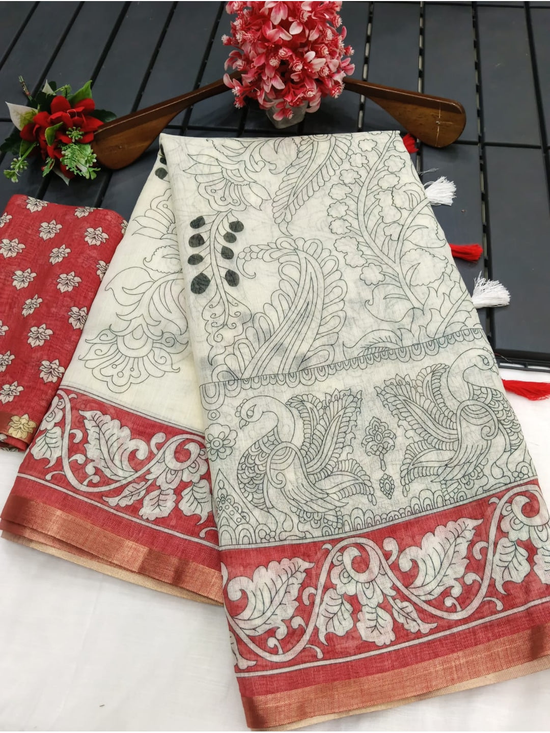 Peachmode Off White Linen Cotton Saree with Red Printed Border - Image 5