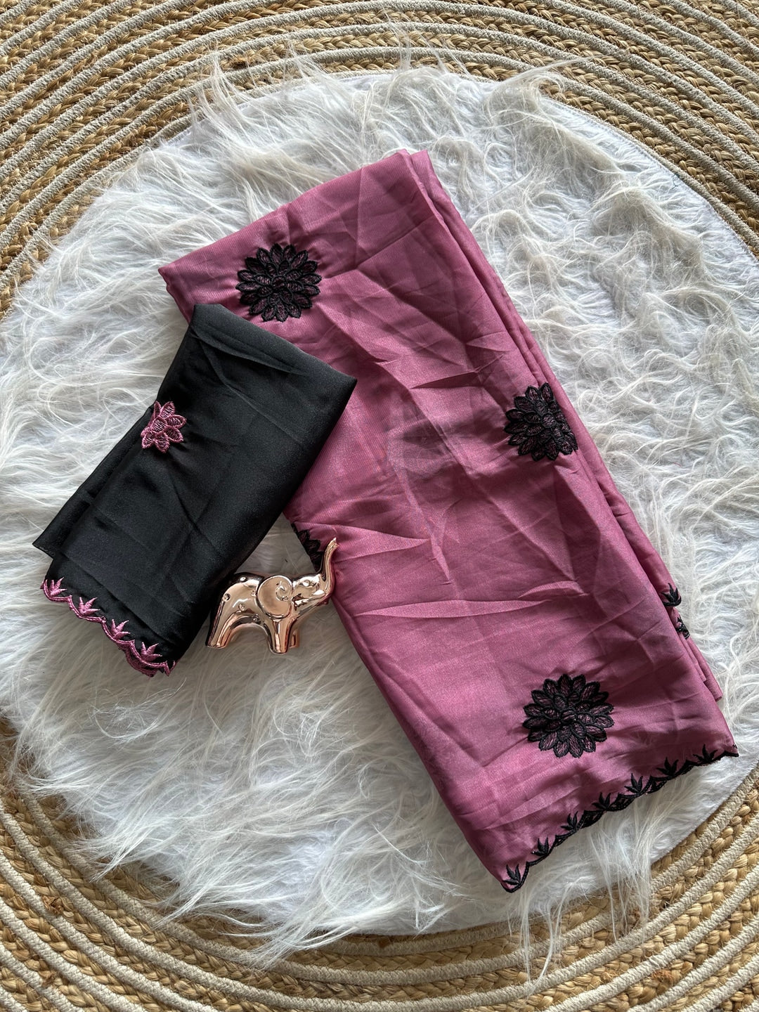 Peachmode Pink Georgette Silk Embroidered Suryamukhi Saree - Image 2