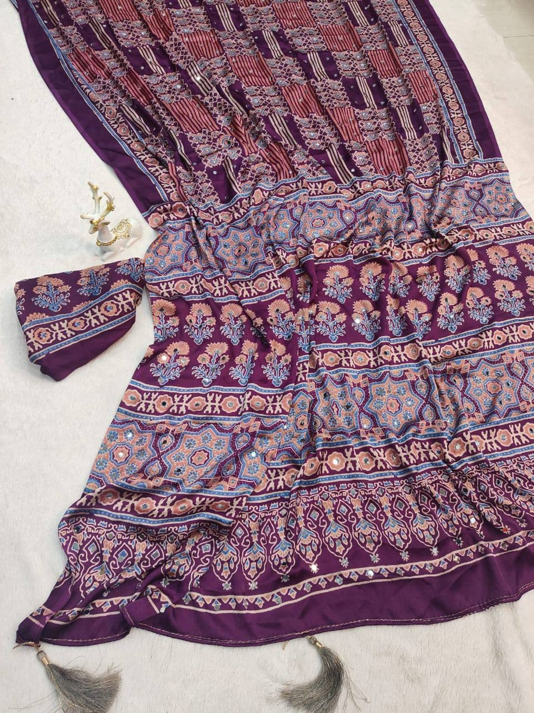 Peachmode Purple Semi Gajji Ajrakh Mirror Work Silk Saree - Image 5