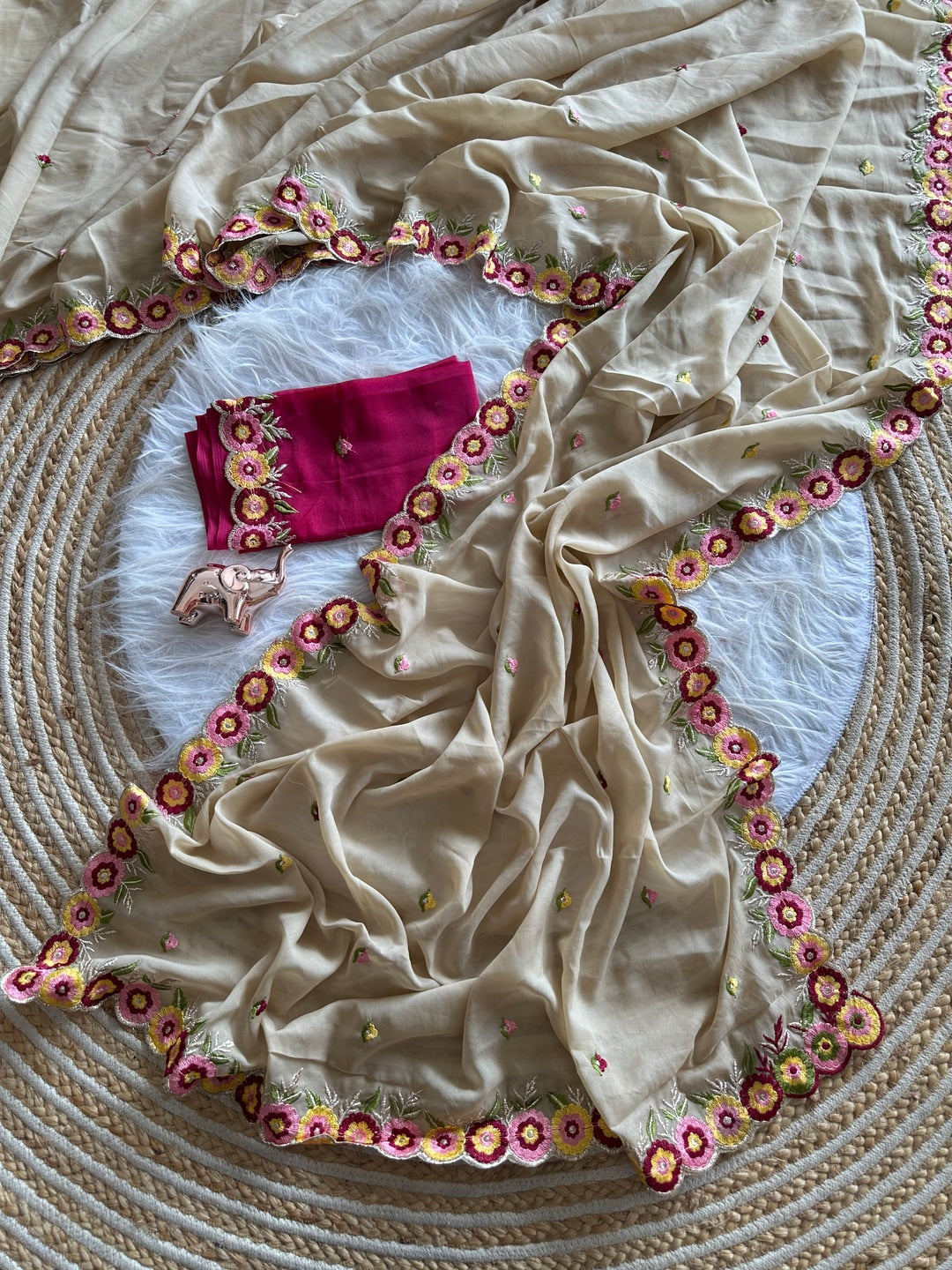 Peachmode Cream Georgette Embroidered Kastur Saree - Image 3