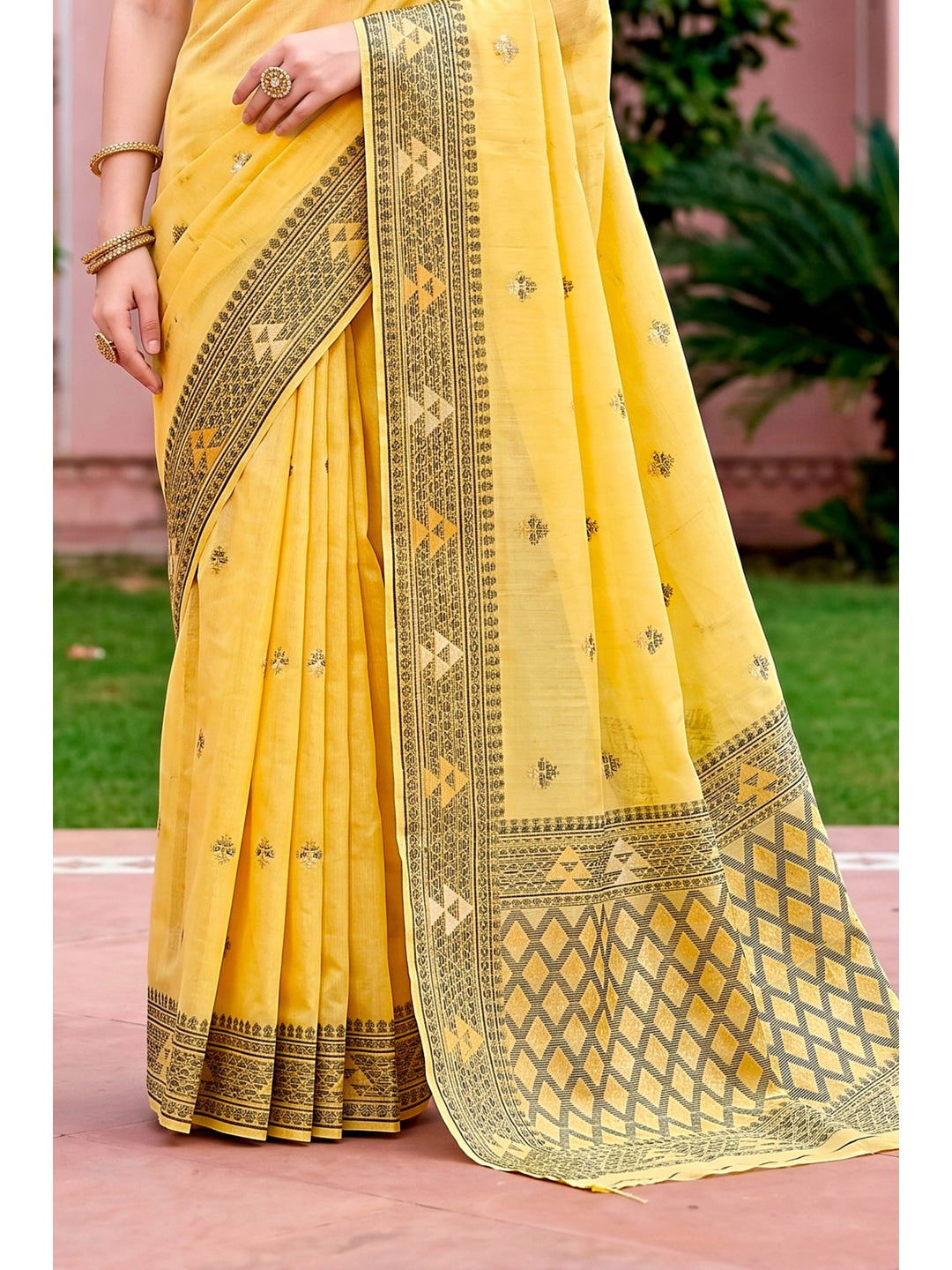 Peachmode Yellow Cotton Blend Kashvi Cotton Saree - Image 4