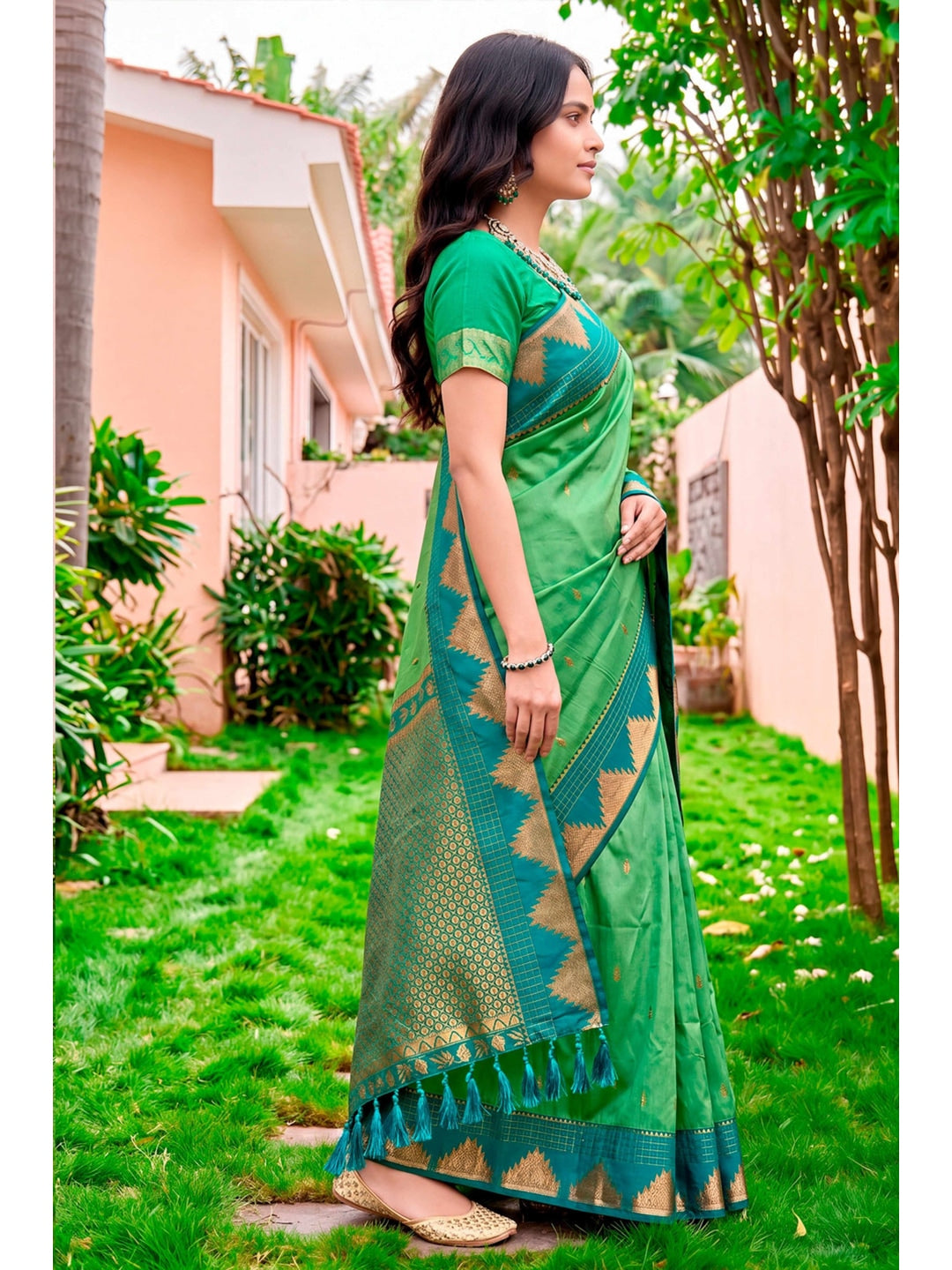 Peachmode Green Silk Blend Lichi Saree - Image 4