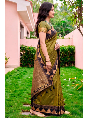Peachmode Green Silk Blend Lichi Saree - Image 2
