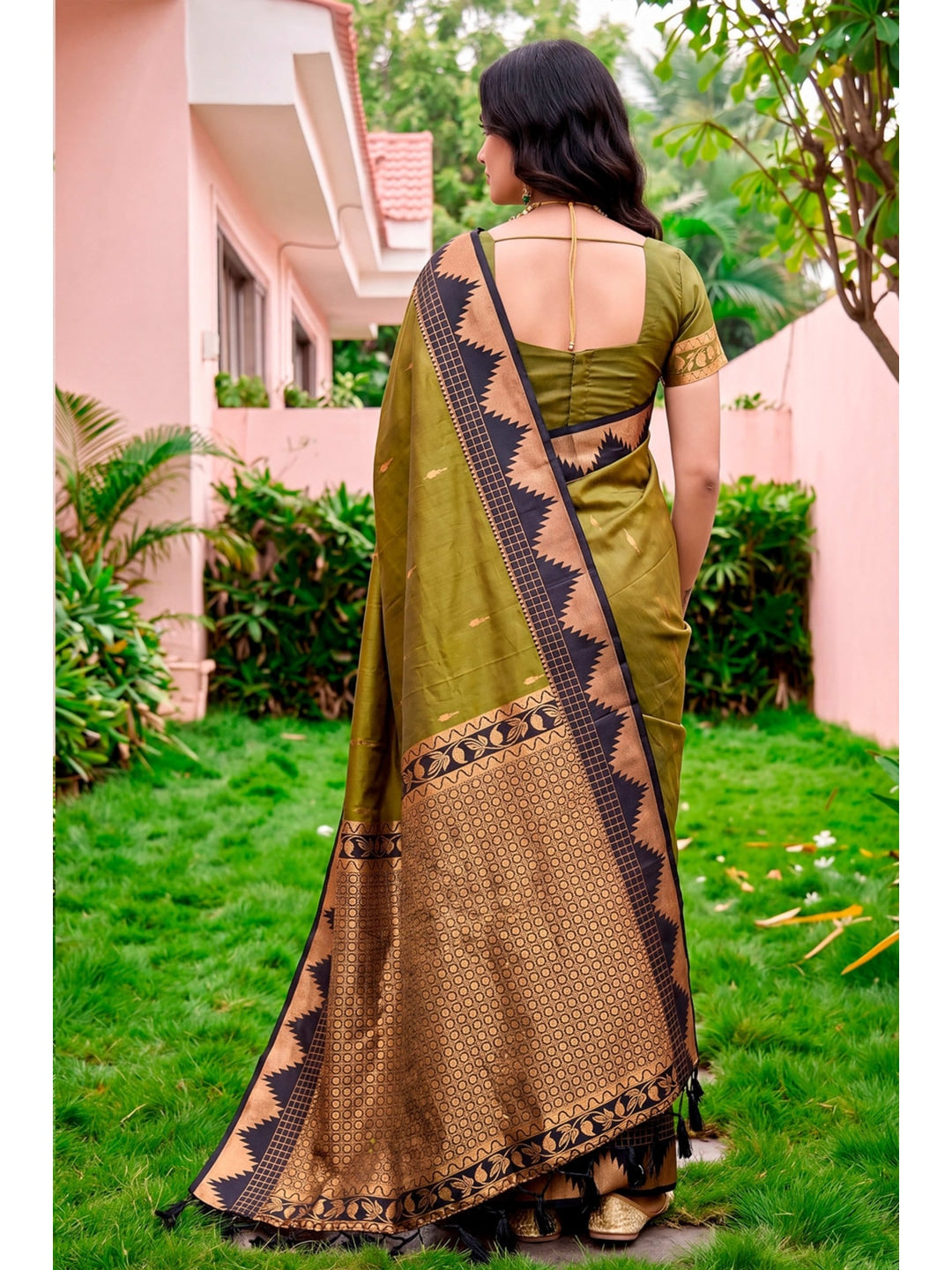 Peachmode Green Silk Blend Lichi Saree - Image 4