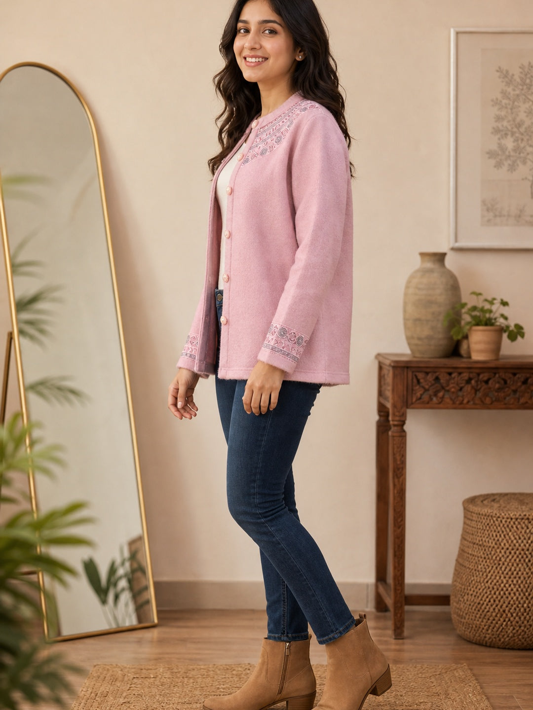 Pink Woven Wool Cardigan Designed For Comfortable Winter Layering - Image 3