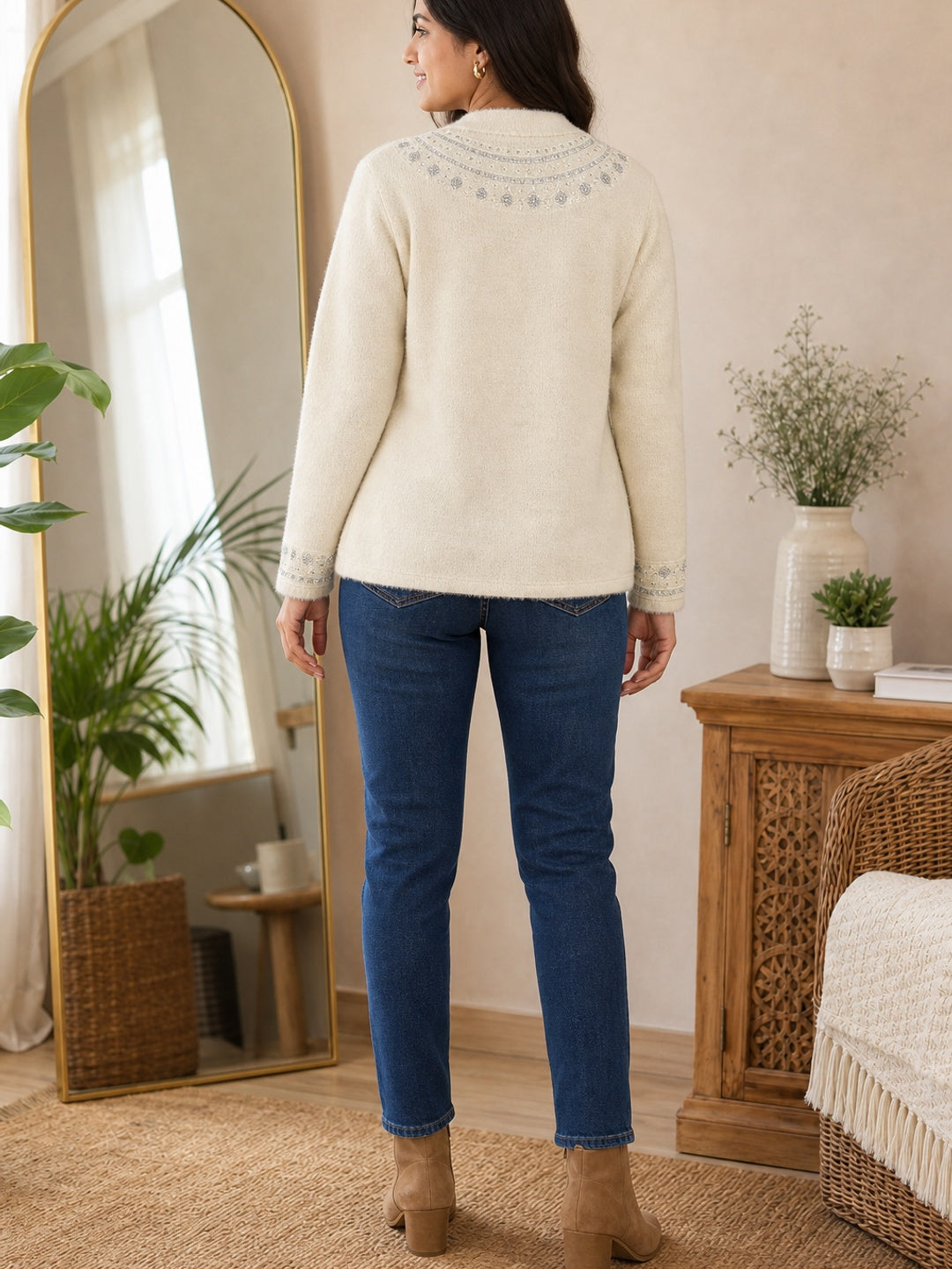 Cream Cozy Woven Wool Cardigan Designed For Comfortable Winter Layering - Image 4