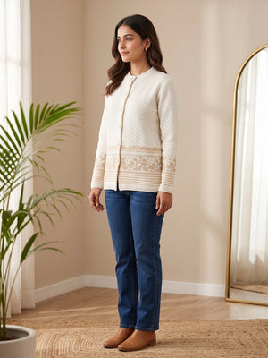 Off White Cozy Woven Wool Cardigan Designed For Comfortable Winter Layering - Image 2
