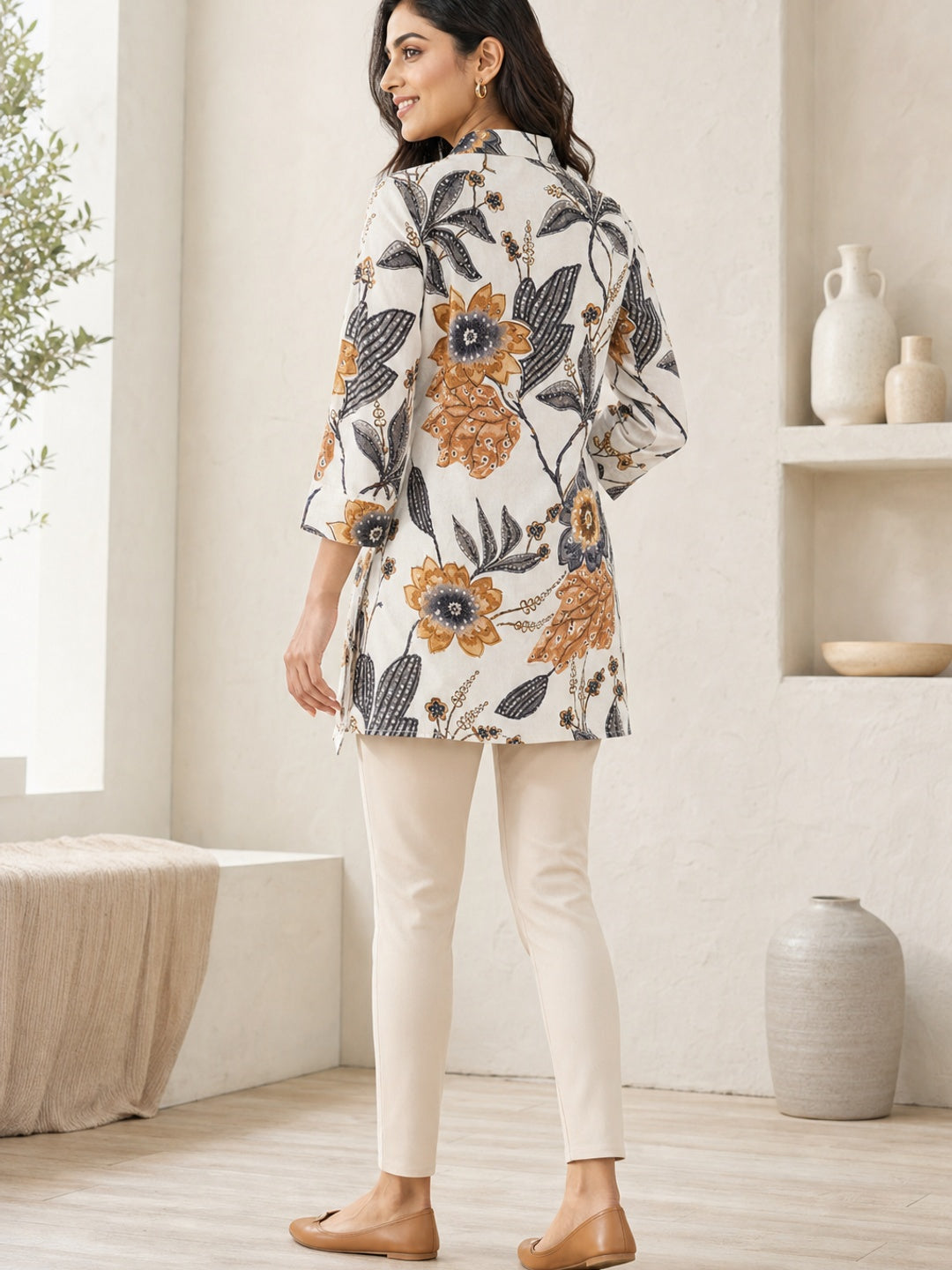 Off White Crepe Floral Printed Top - Image 4