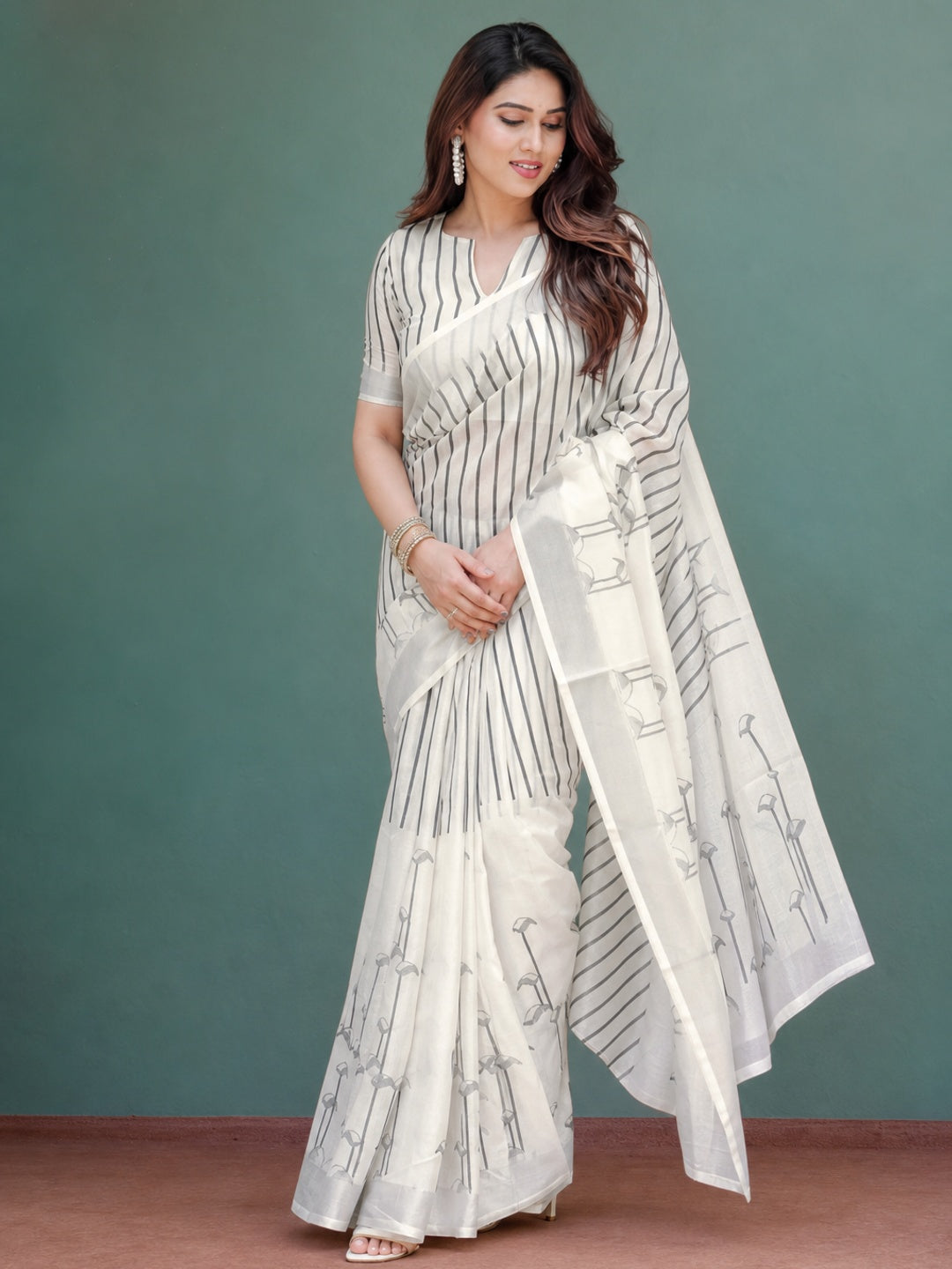 Peachmode White Linen Black Striped Printed Saree - Image 5