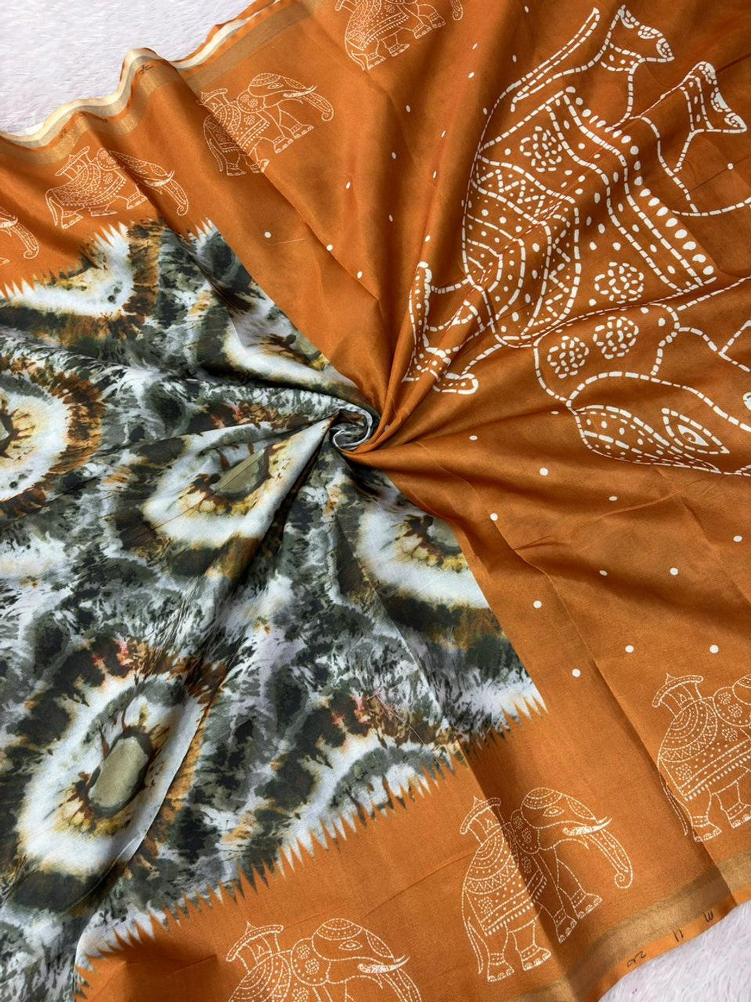 Peachmode Mustard Malai Cotton Fancy Digital Print Saree - Image 7