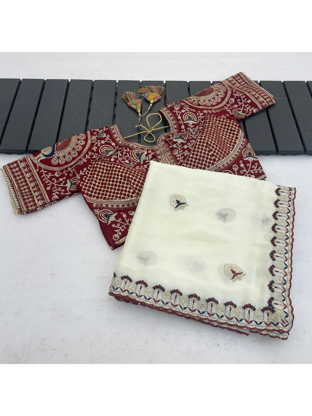 Peachmode Off White Embroidered Rangoli Silk Saree With Stitched Blouse - Image 3