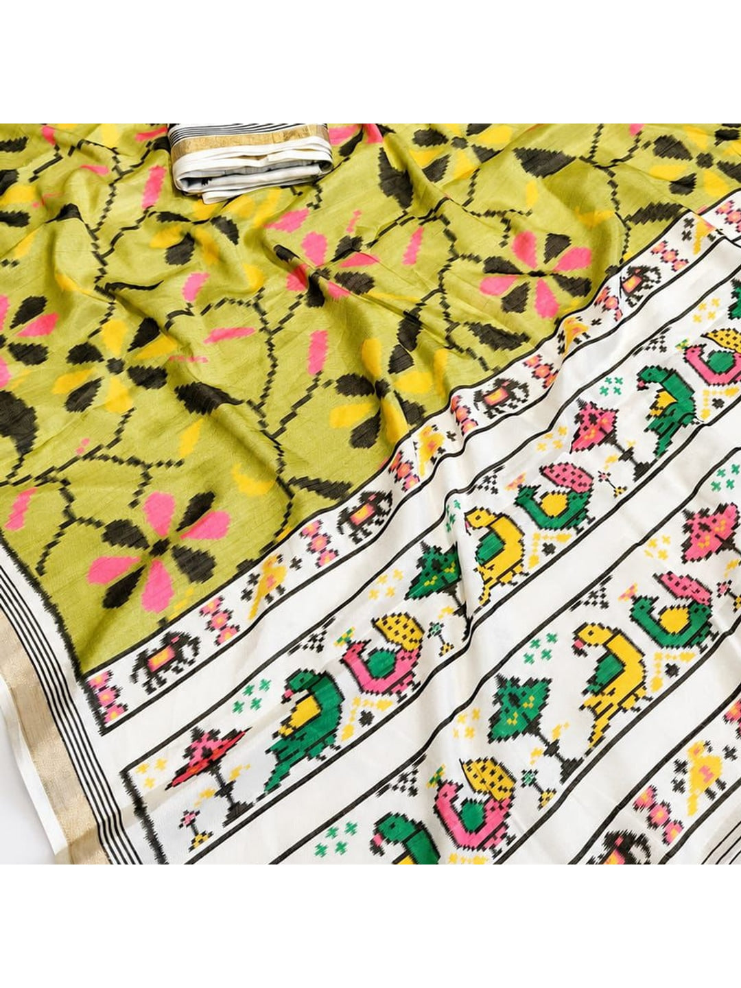 Peachmode Green Ikkat Floral Printed Mul Cotton Saree - Image 5