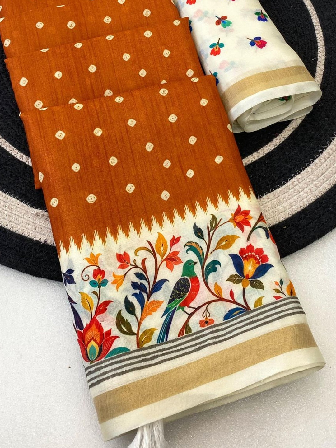 Peachmode Brown Ikkat Border Mulmul Cotton Saree - Image 5
