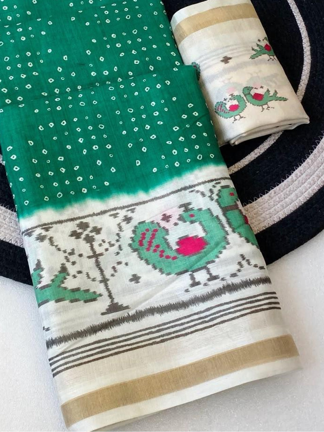 Peachmode Green Ikkat Bandhni Mulmul Cotton Saree - Image 5