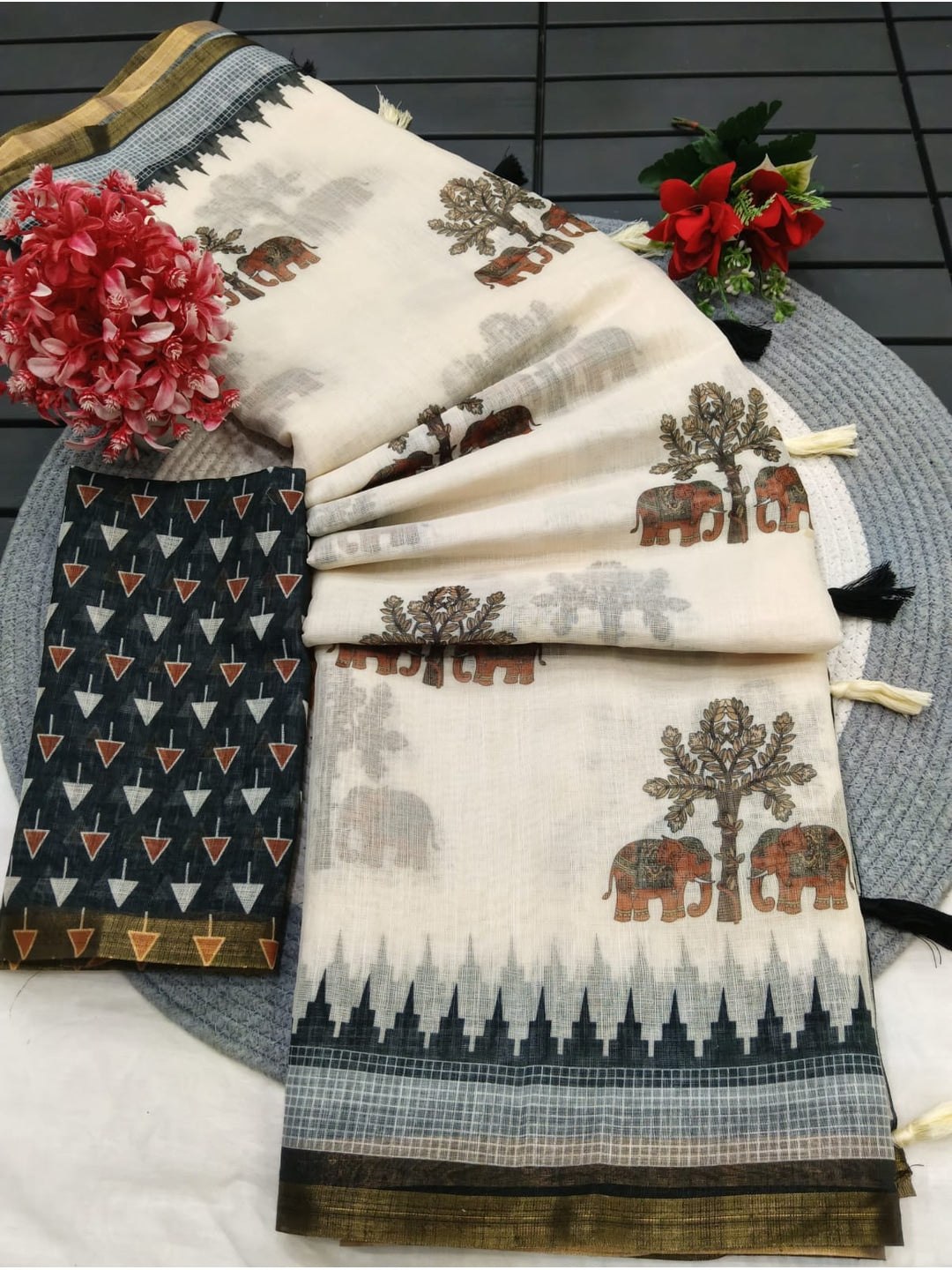 Peachmode Off White Elephant Printed Linen Saree - Image 5