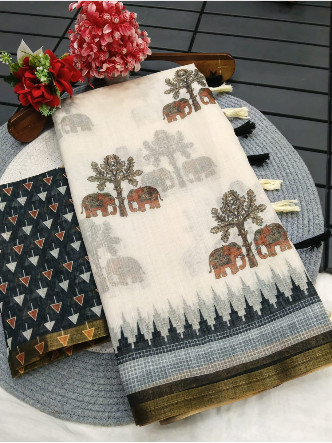 Peachmode Off White Elephant Printed Linen Saree - Image 6