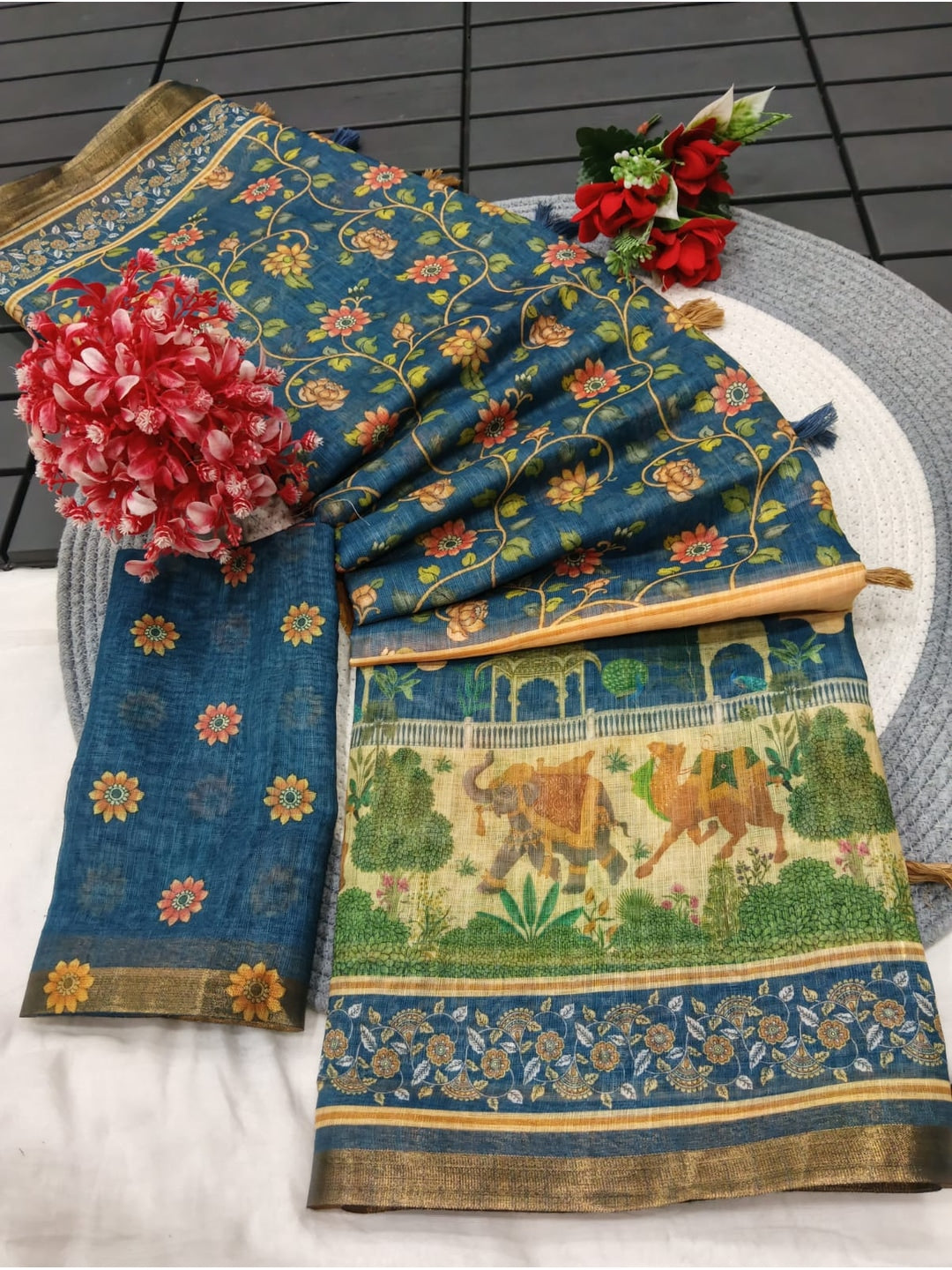 Peachmode Blue Floral Printed Linen Saree - Image 3