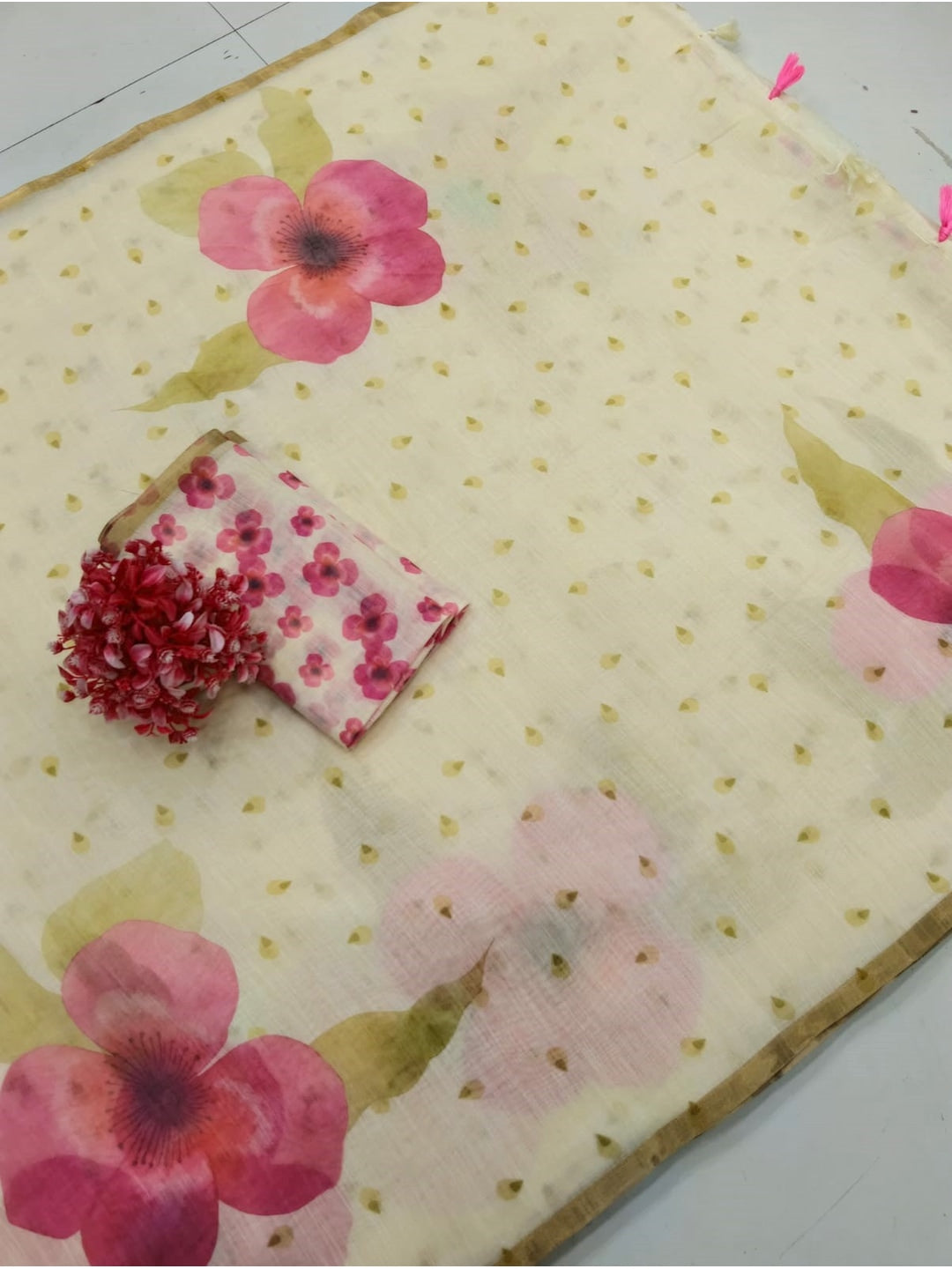 Peachmode Cream Pink Floral Printed Linen Saree - Image 5