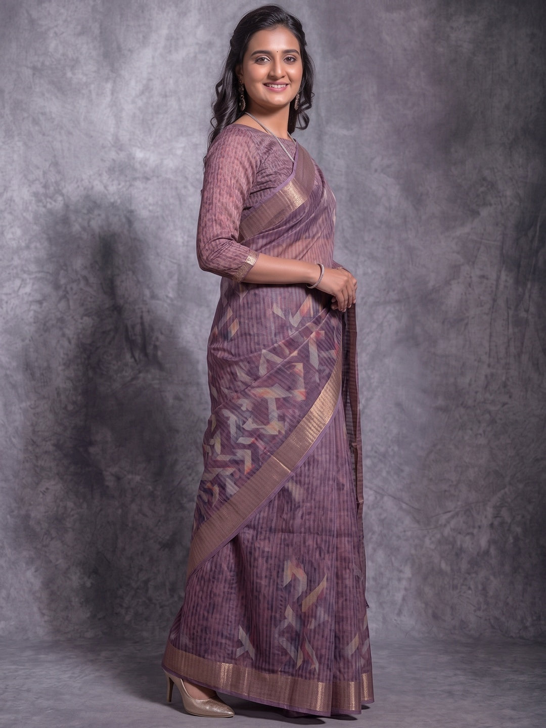 Purple Digital Printed Linen Saree With Woven Border - Image 3