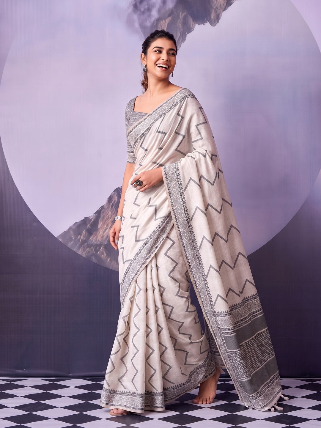 Peachmode Off White Black Geometric Cotton Saree - Image 3