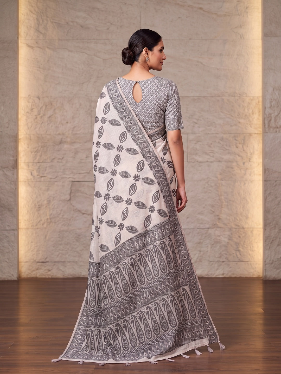 Peachmode Off White Black Geometric Cotton Saree - Image 3