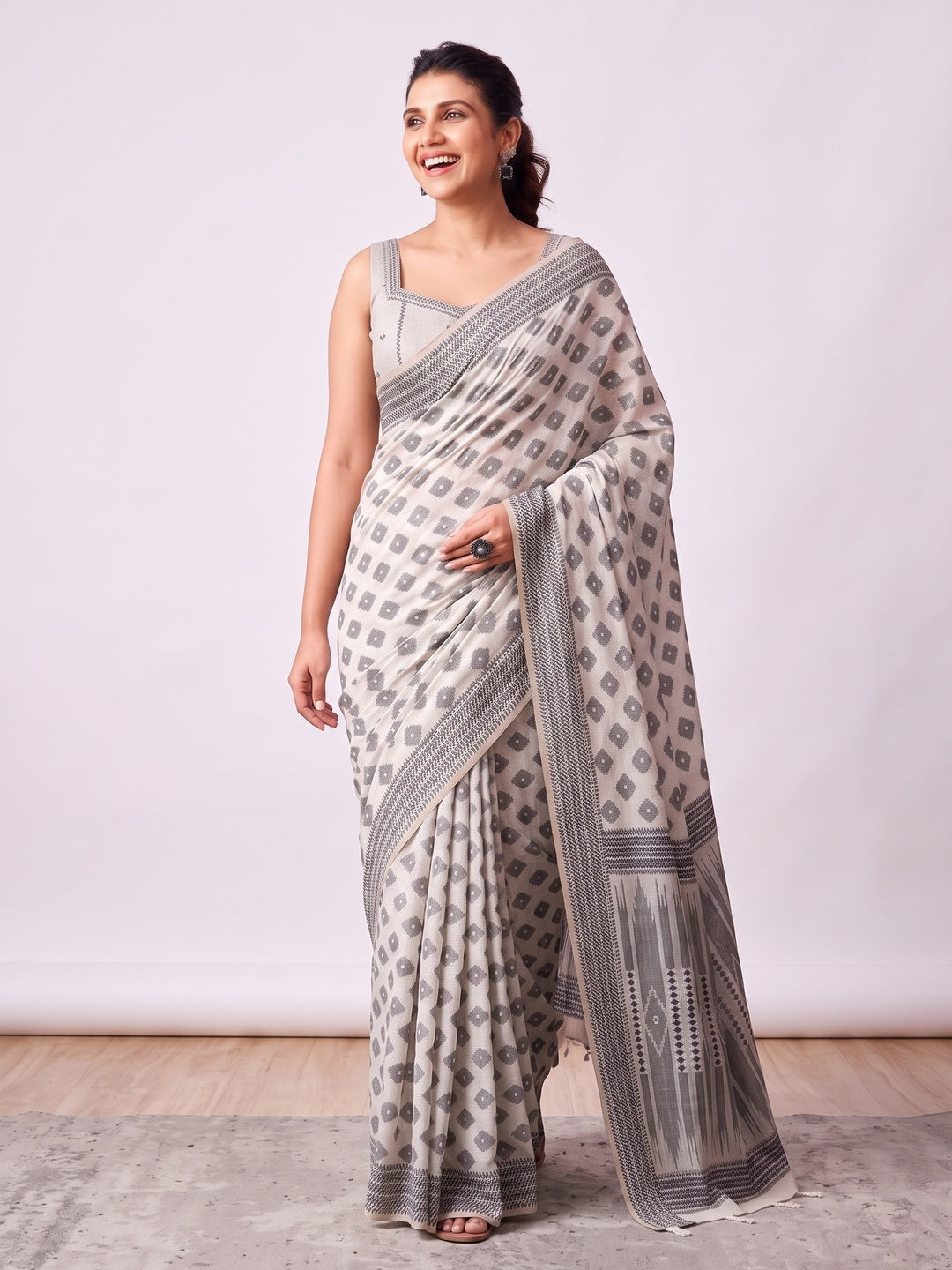 Peachmode Off White Black Motif Cotton Saree - Image 5