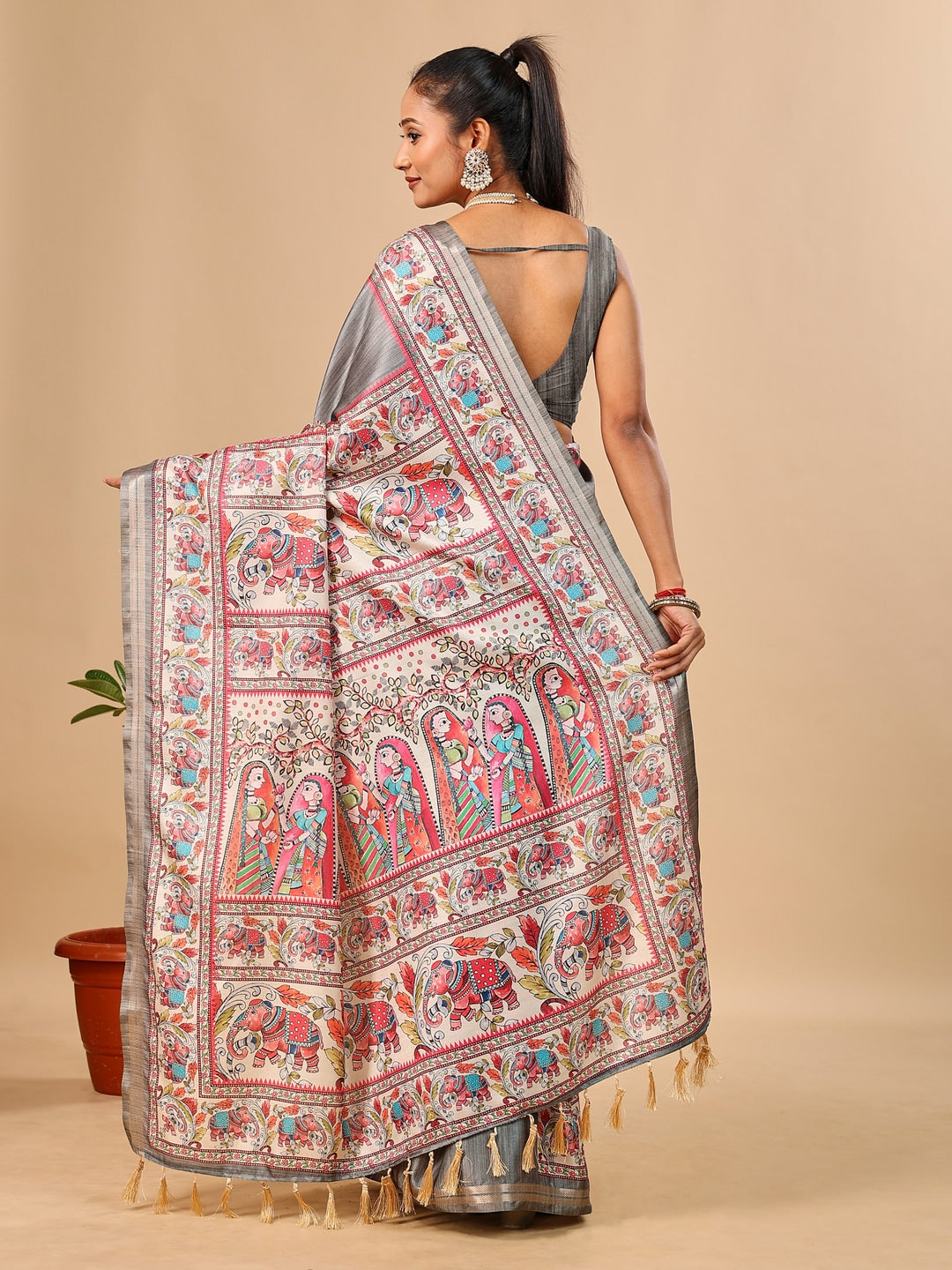 Peachmode Grey Madhubani Print Soft Tussar Silk Saree - Image 3