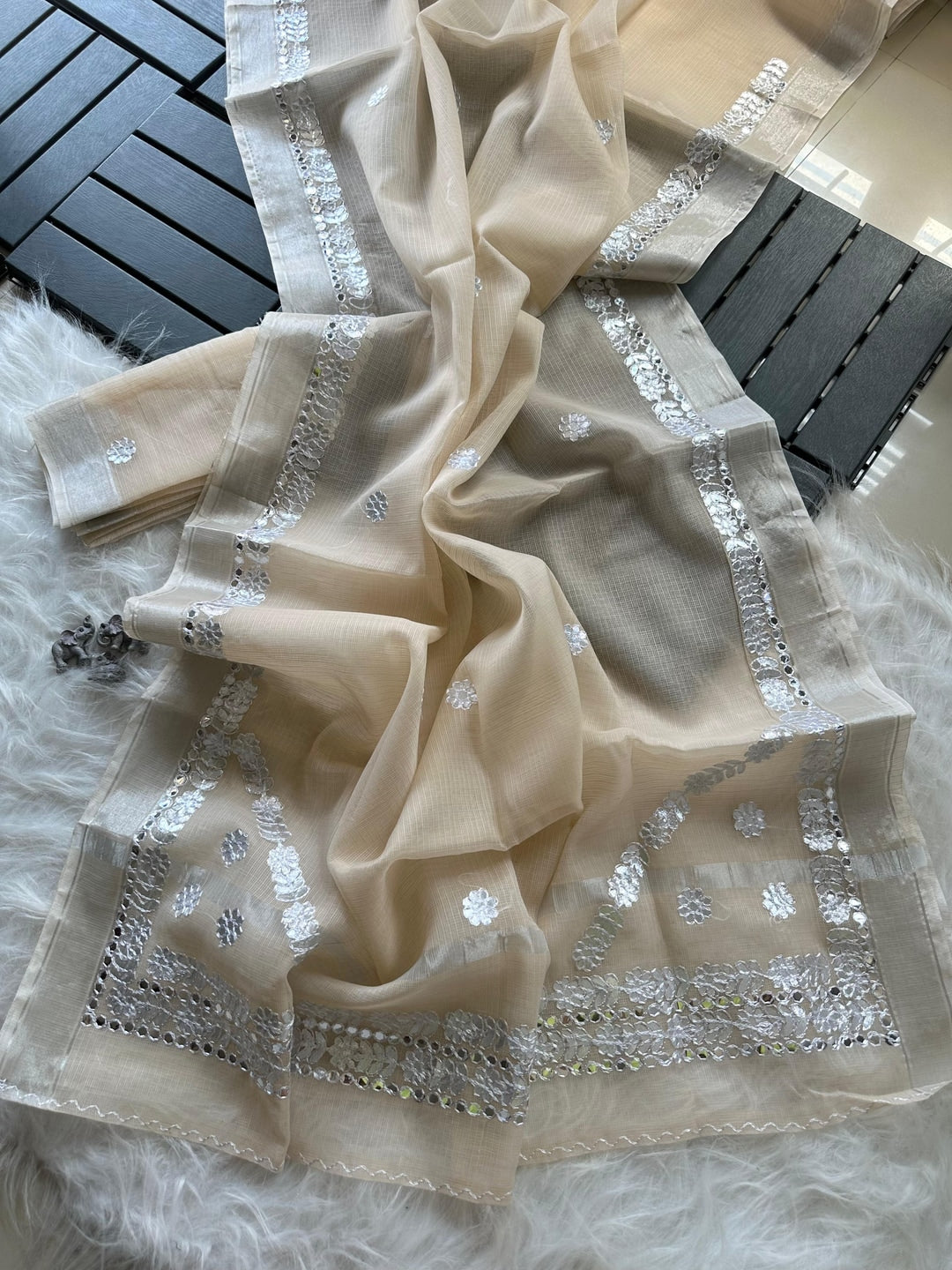 Peachmode Cream Kota Doriya Gota Patti Saree - Image 3