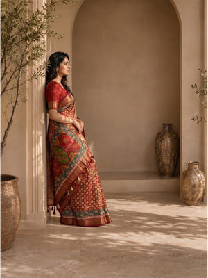 Peachmode Red Dola Silk Position Digital Print Saree - Image 2