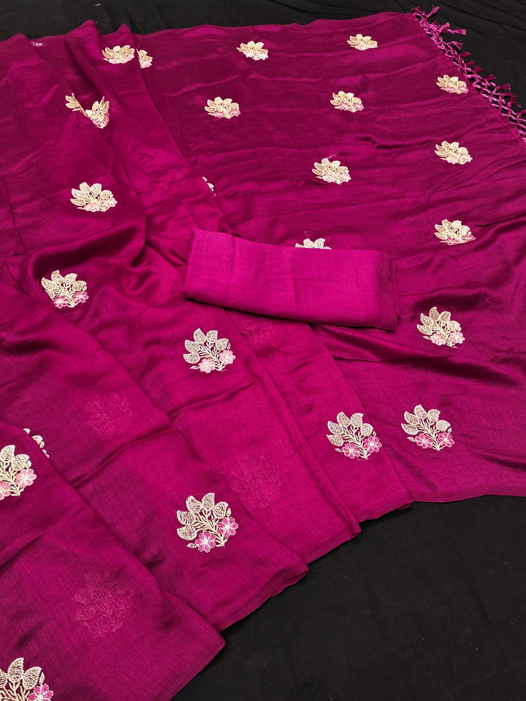 Peachmode Magenta Vichitra Silk Floral Embroidered Saree - Image 2